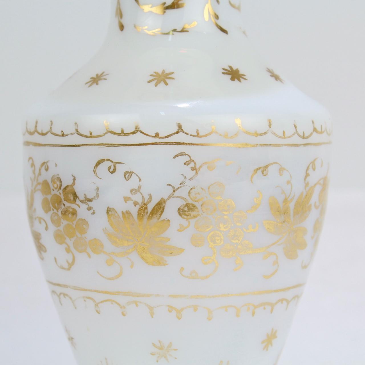 Antique 18th Century Gilt White Milk Glass Vase in the Manner of James Giles For Sale 2