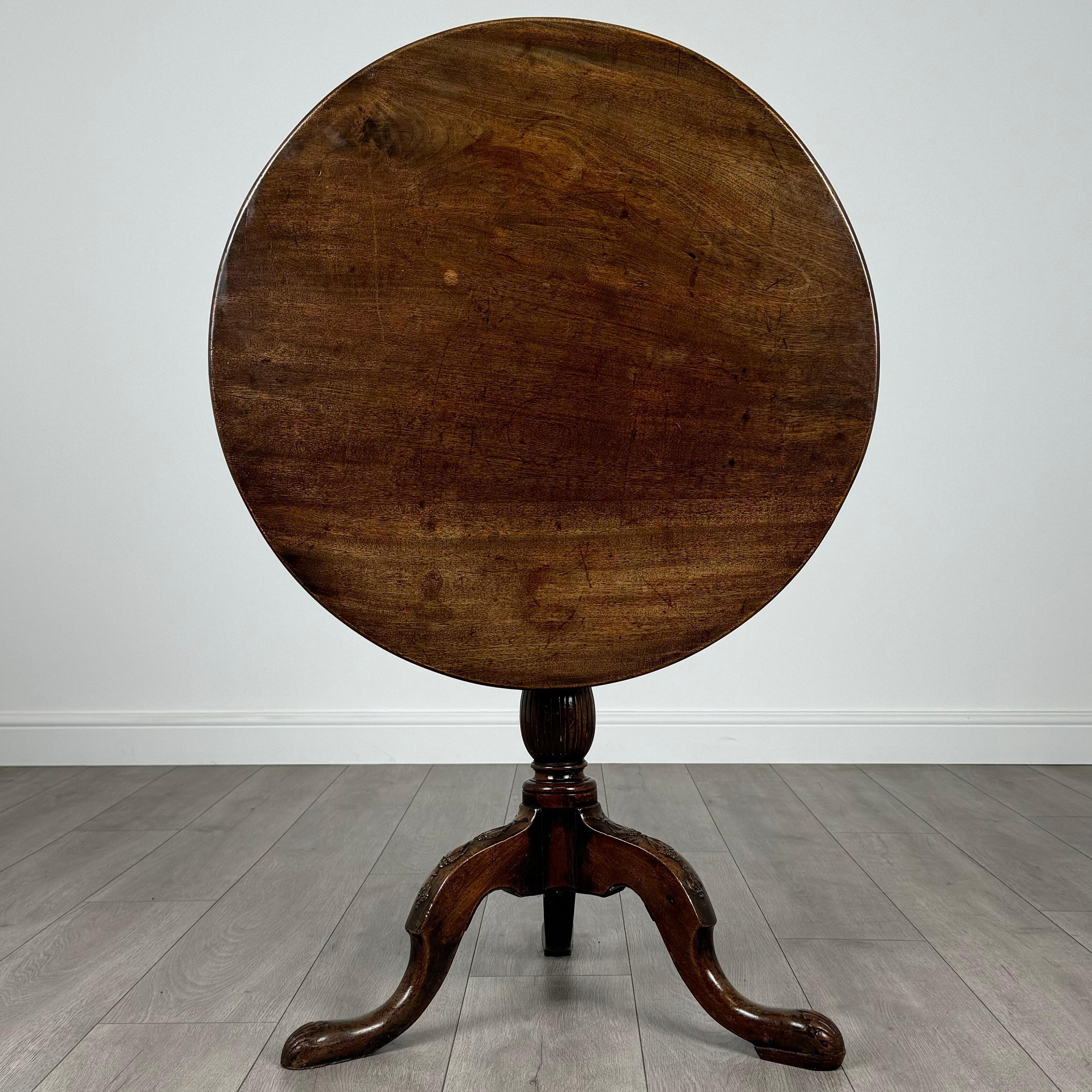 British Antique 18th Century Good Quality Circular Table In Mahogany ( REF AF-3647 ) For Sale