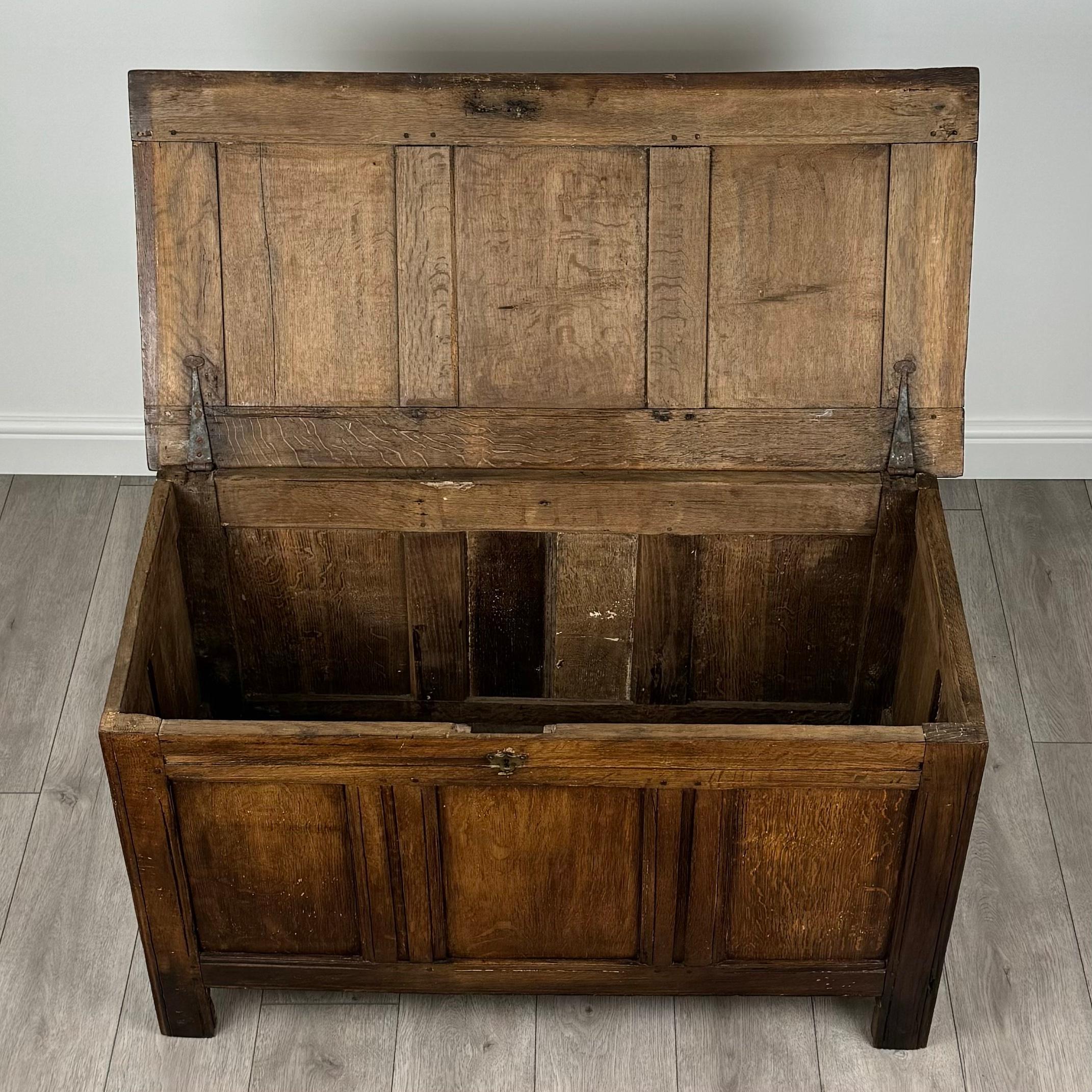 Antico forziere di buona qualità del XVIII secolo in Oak ( REF AFS-3511 ) in vendita 5