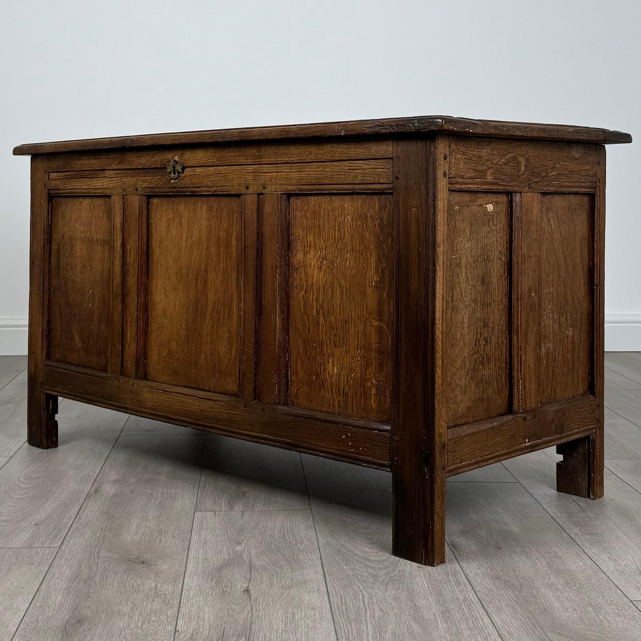 Britannico Antico forziere di buona qualità del XVIII secolo in Oak ( REF AFS-3511 ) in vendita