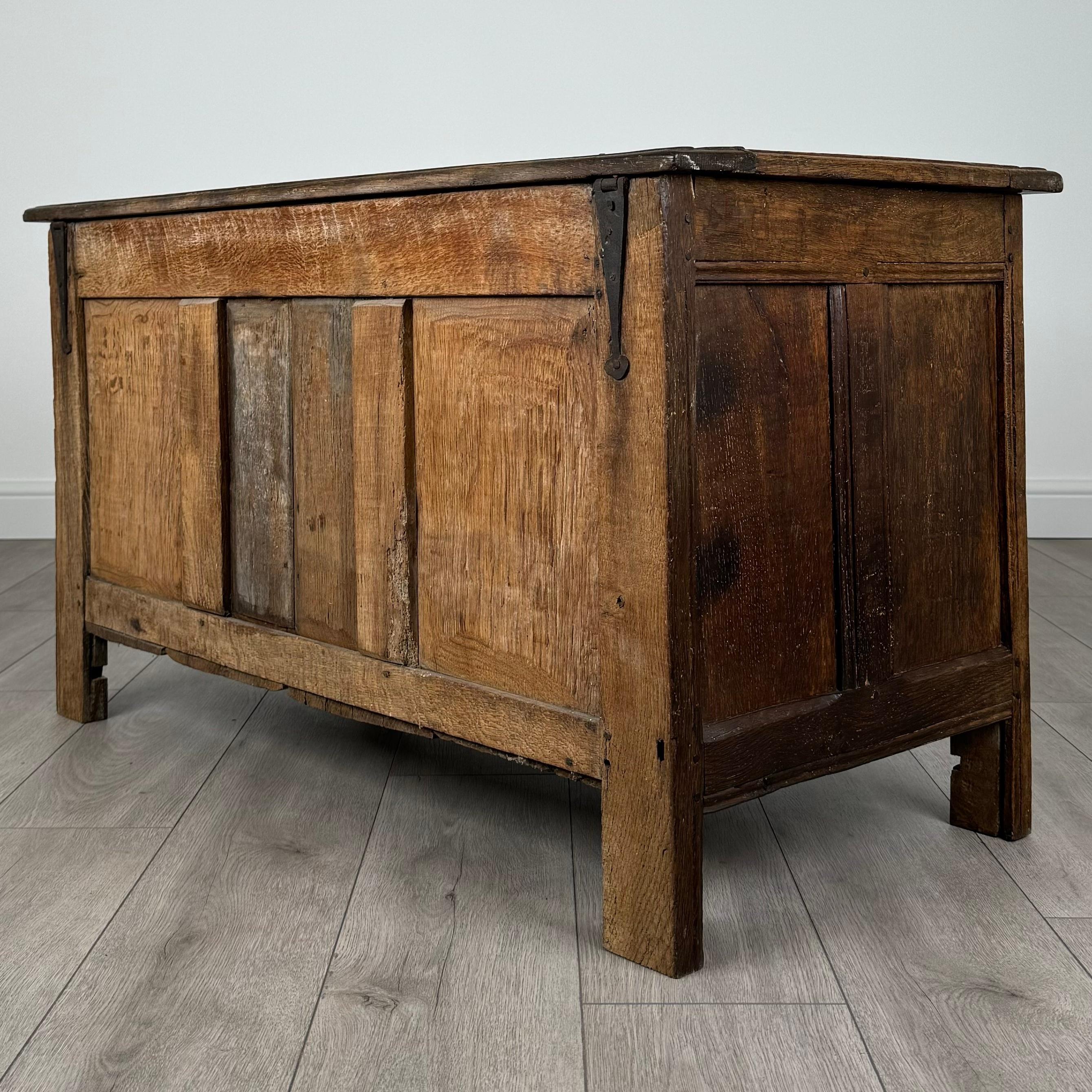 Antico forziere di buona qualità del XVIII secolo in Oak ( REF AFS-3511 ) in vendita 1