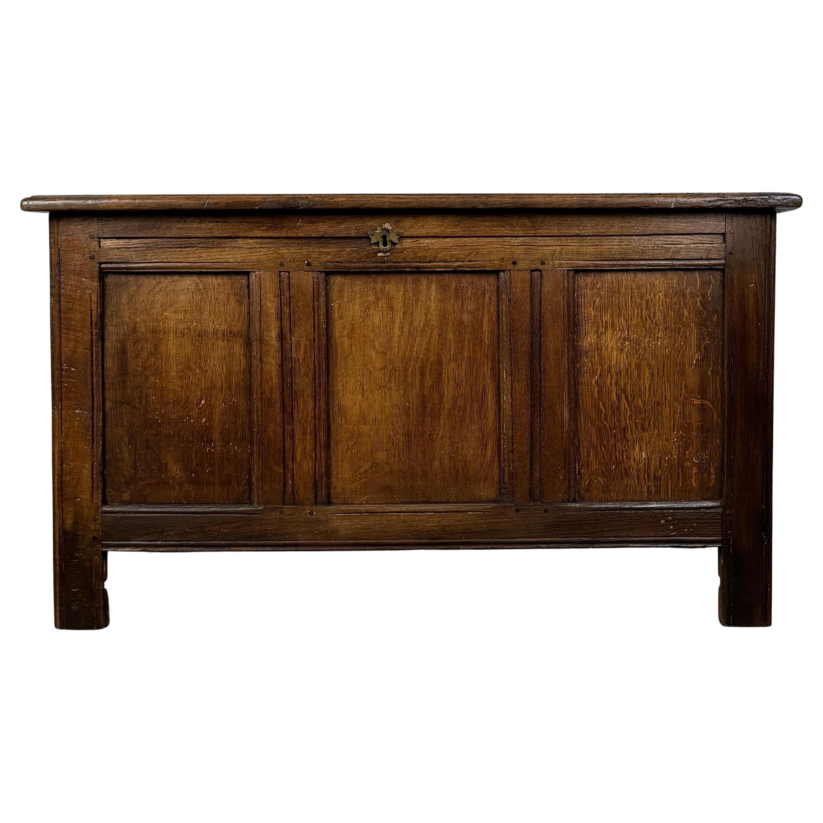 Antique 18th Century Good Quality Coffer In Oak ( REF AF-3511 )