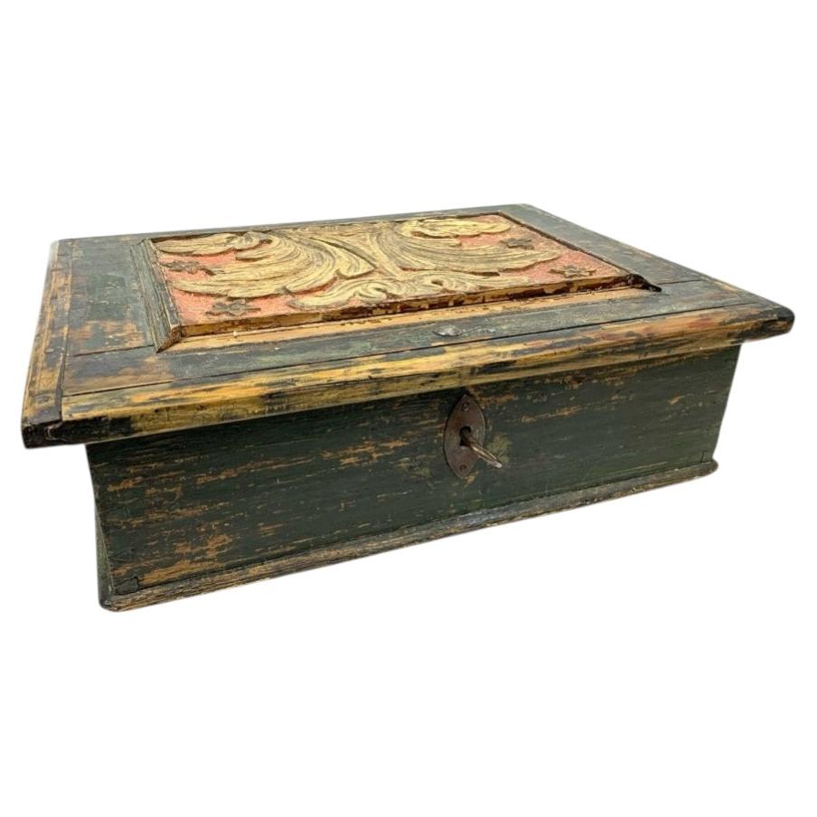 Antike, handgeschnitzte und polychromierte Dokumentenbox aus dem 18. Jahrhundert im Angebot