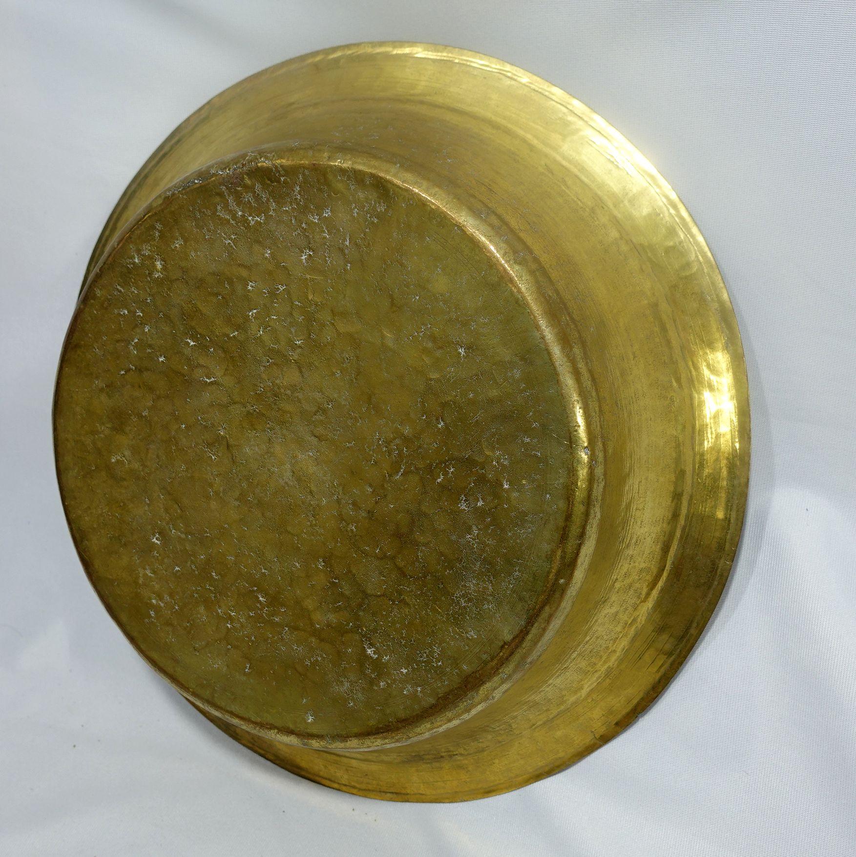Antique 18th Century Heavy Hand Hammered British Brass Basin, BS#02 For Sale 1