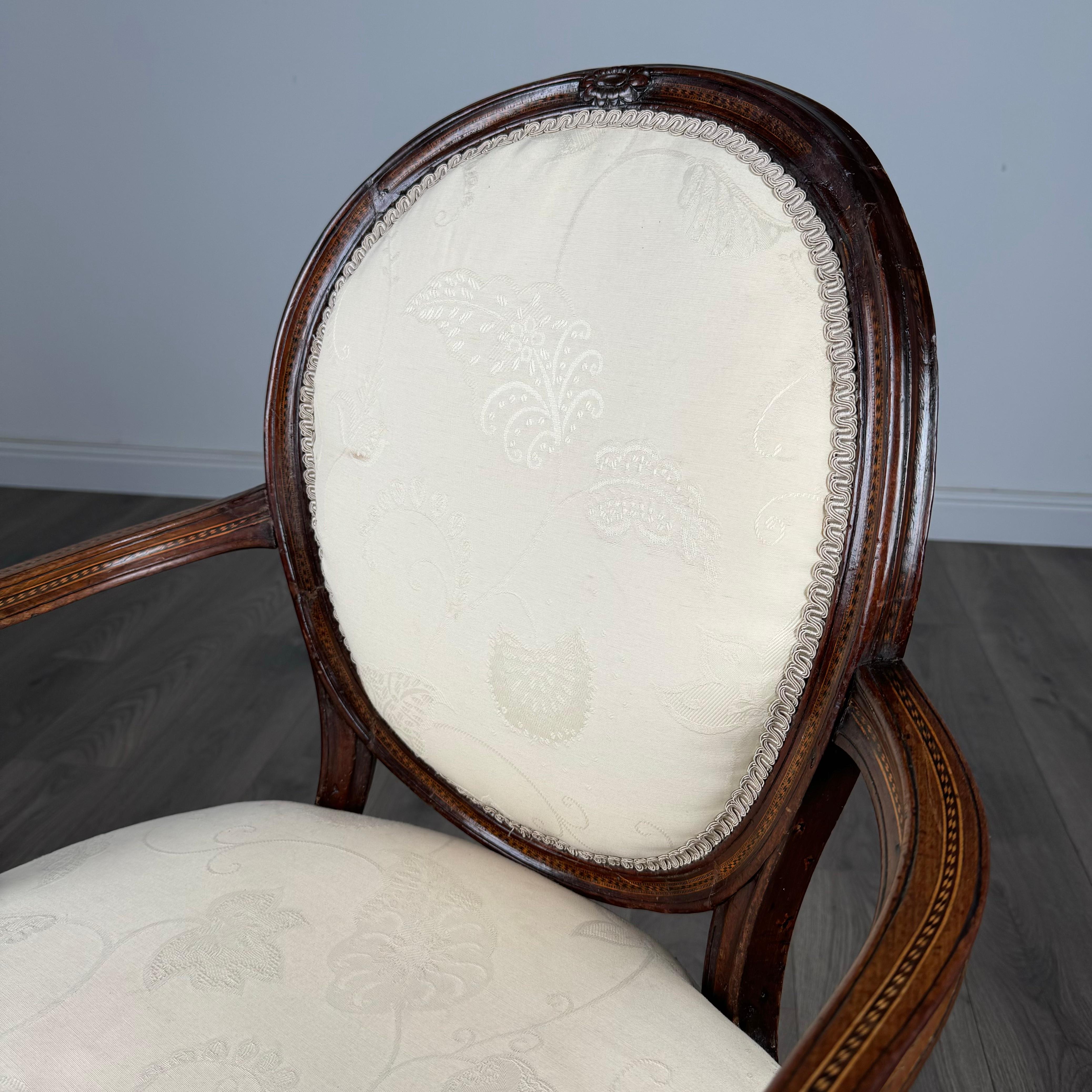 Fauteuil Hepplewhite ancien du 18ème siècle en acajou (REF AF-3293) en vente 4