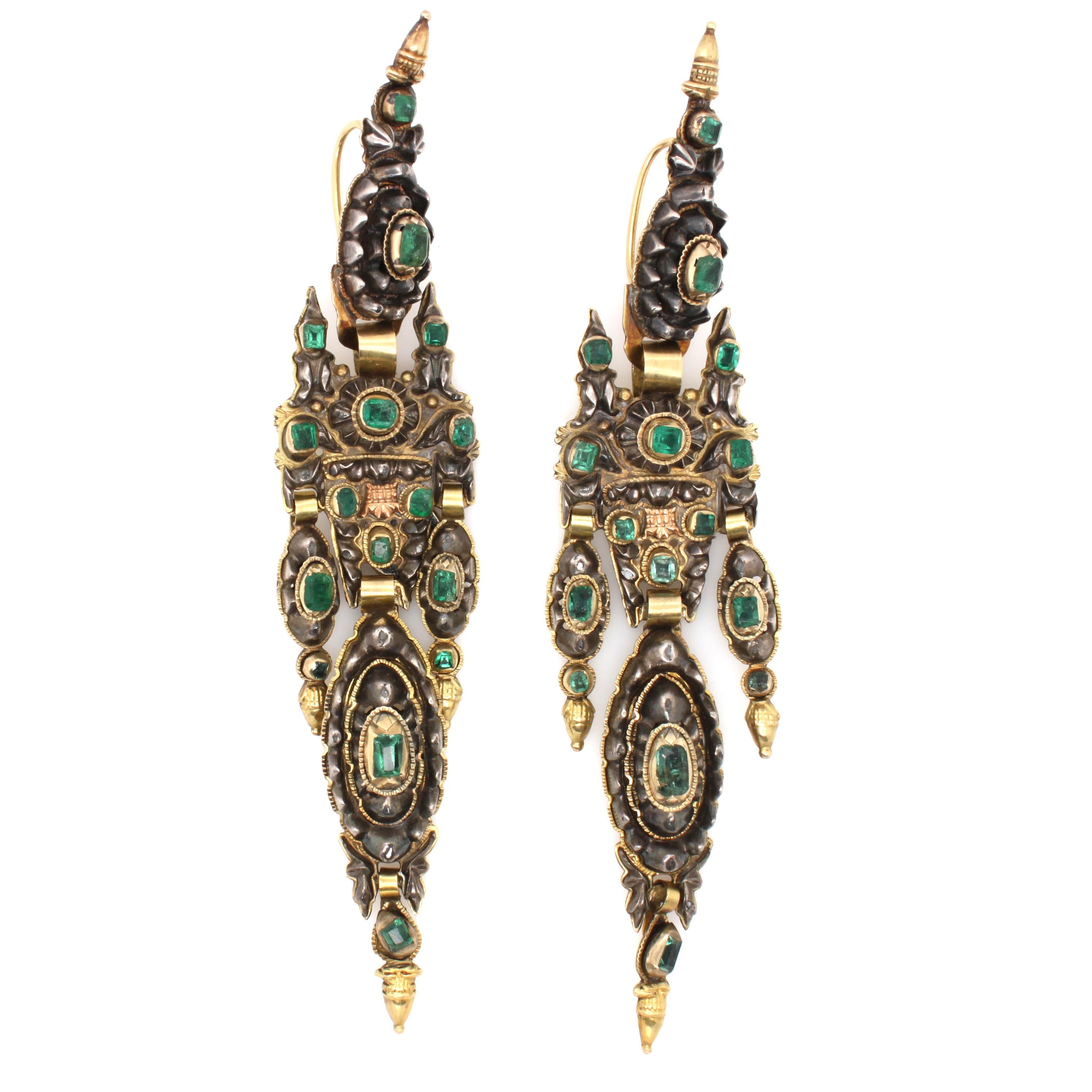 Georgian Antique 18th Century Iberian Emerald Chandelier Earrings For Sale