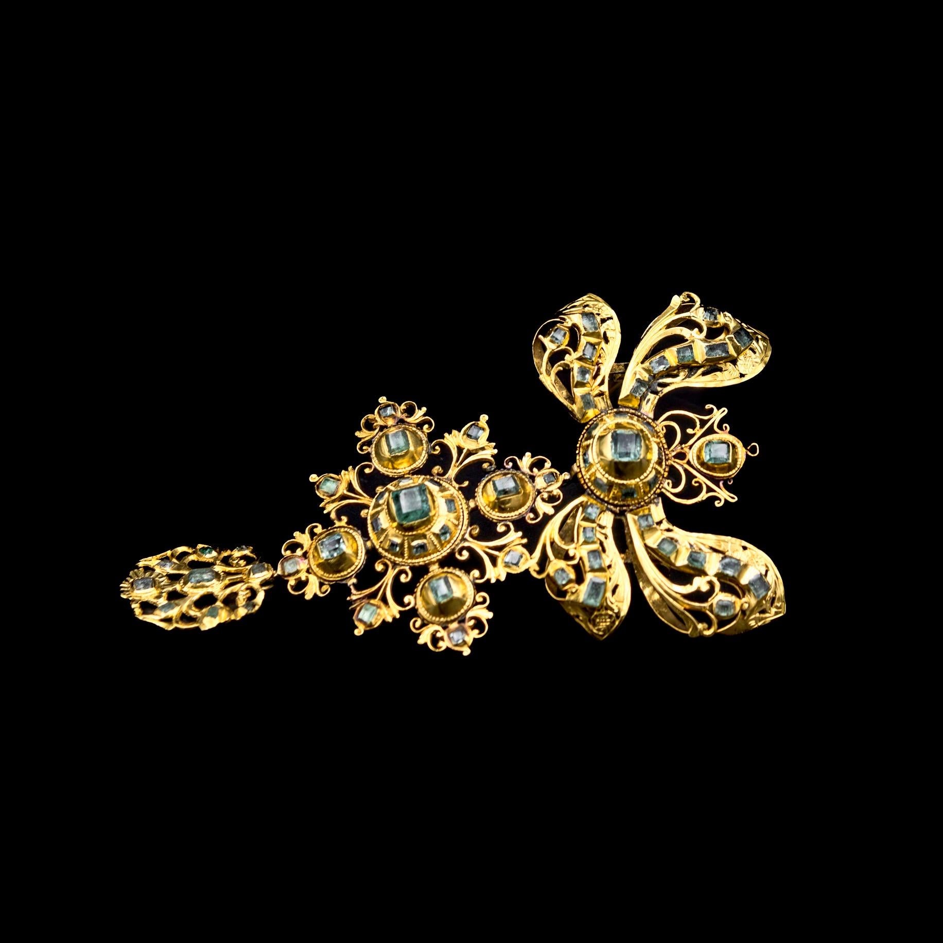 Antiquité 18ème siècle Emeraude Ibérique Boucles d'oreilles Broche/Pendentif Demi Parure Espagnole en vente 4