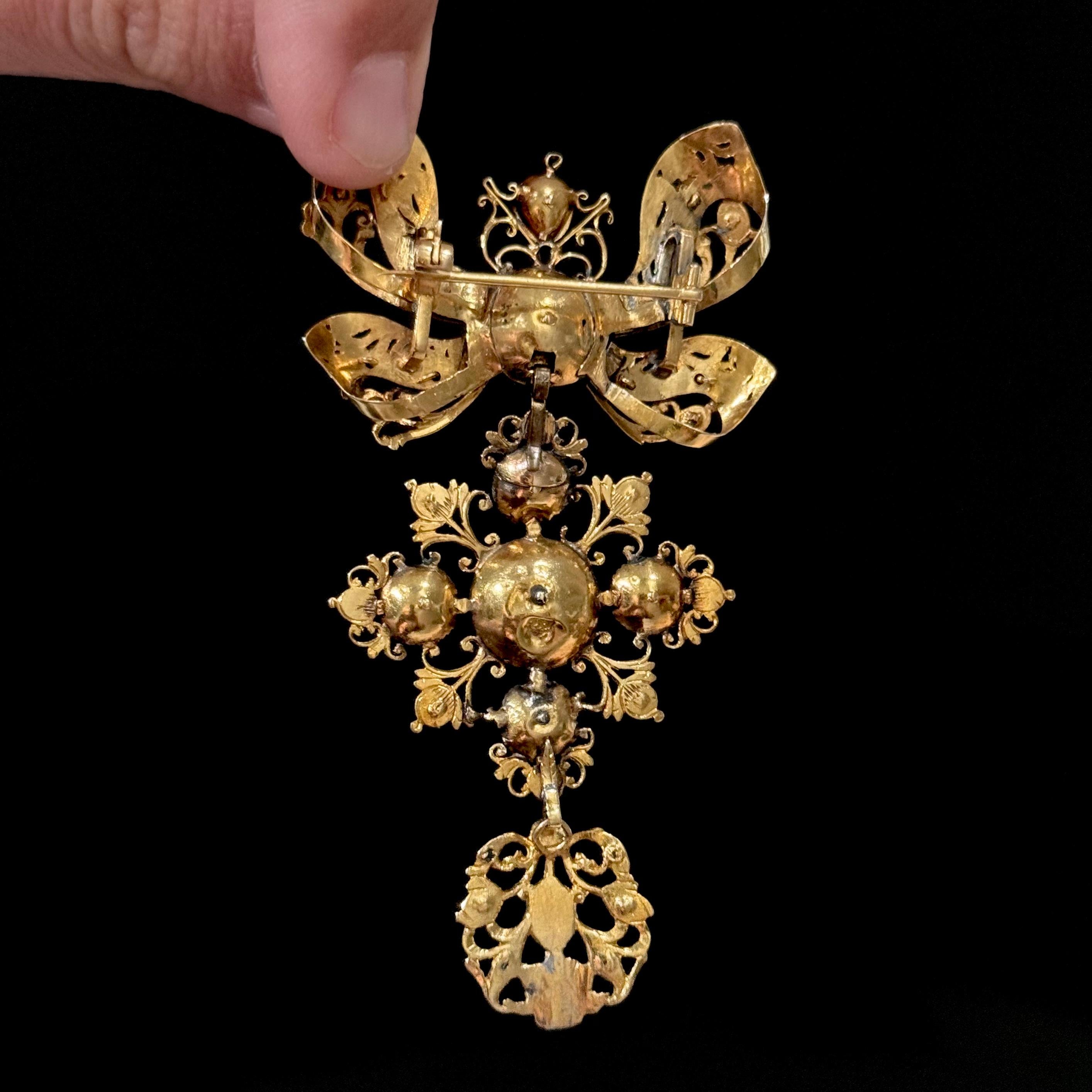 Antiquité 18ème siècle Emeraude Ibérique Boucles d'oreilles Broche/Pendentif Demi Parure Espagnole en vente 5