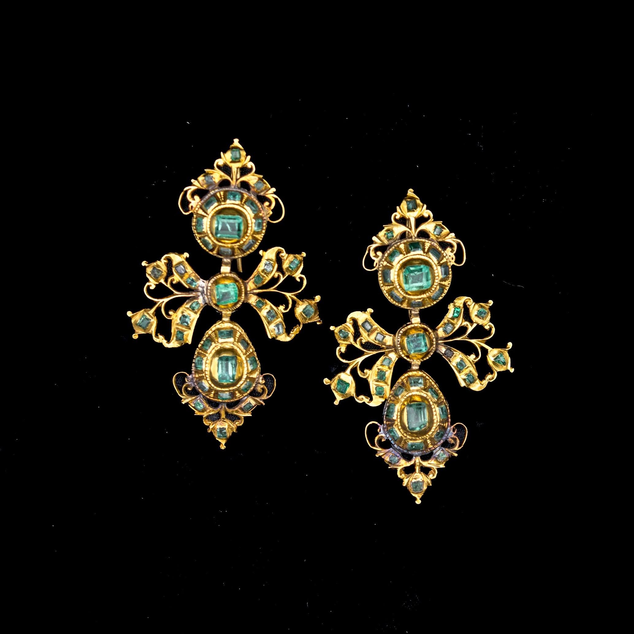 Antiquité 18ème siècle Emeraude Ibérique Boucles d'oreilles Broche/Pendentif Demi Parure Espagnole en vente 7