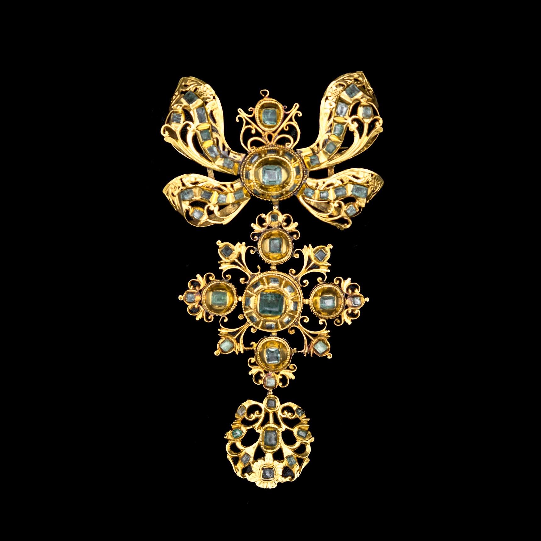 Antiquité 18ème siècle Emeraude Ibérique Boucles d'oreilles Broche/Pendentif Demi Parure Espagnole en vente 3