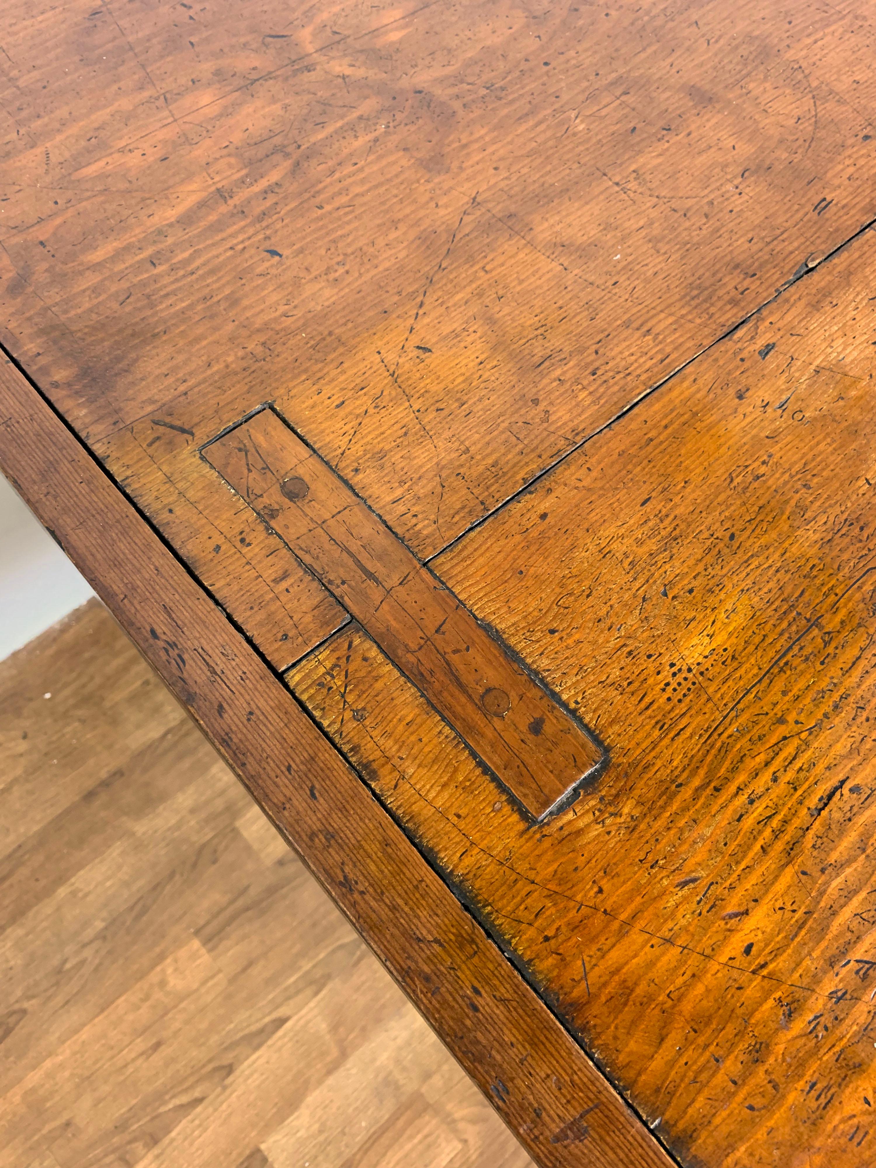 Antique 18th Century Ipswich Pine Farm Table with Breadboard Ends In Good Condition In Peabody, MA