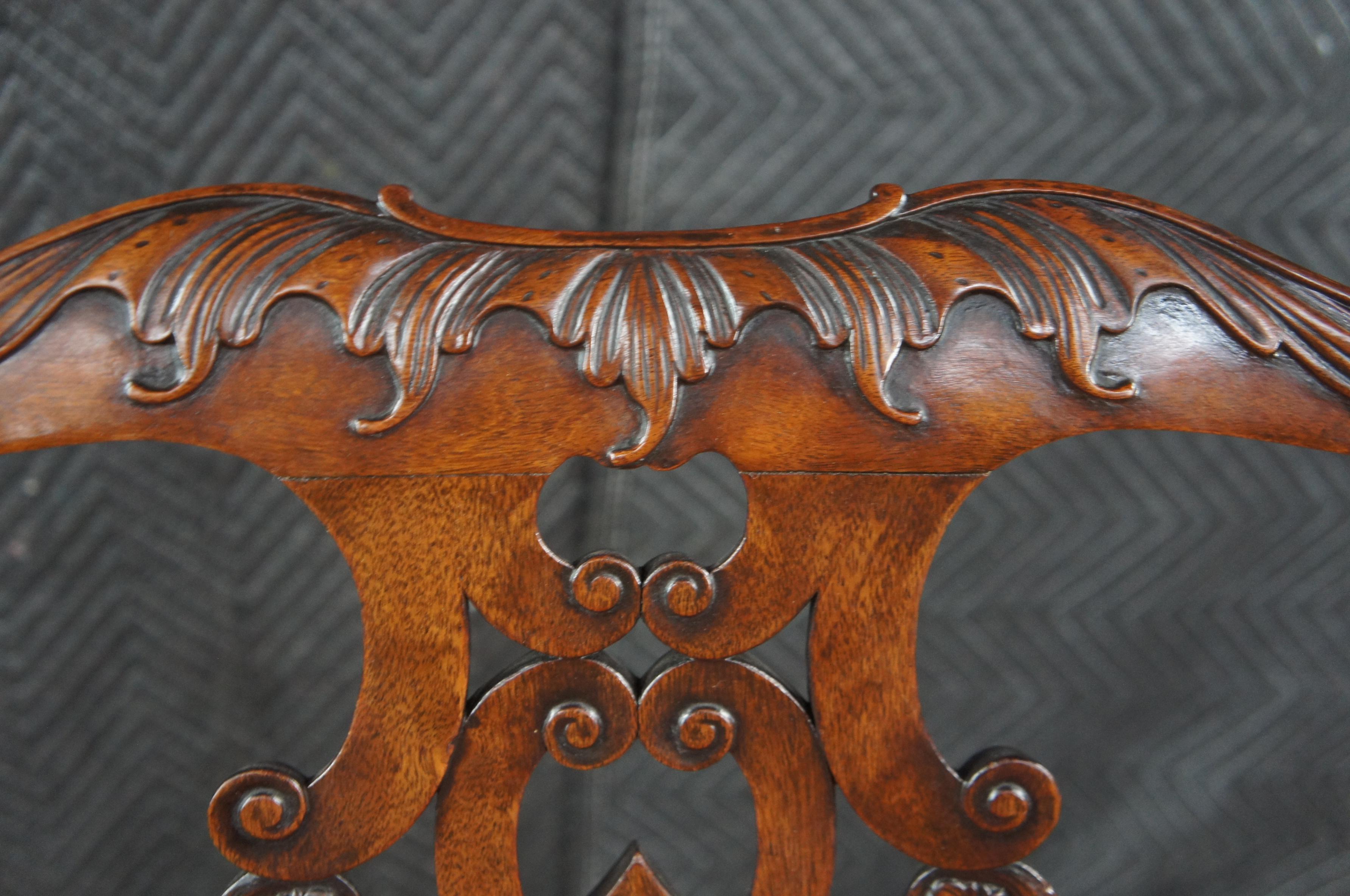 Antiguo Sillón Irlandés Chippendale de Caoba del Siglo XVIII con Brazos de Bola y Garra en venta 11