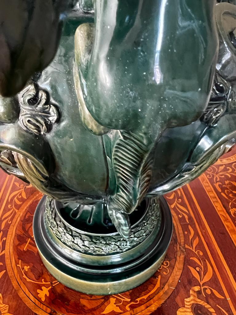 Grand vase ancien du 18e siècle en céramique émaillée de l'Empire français en vente 3