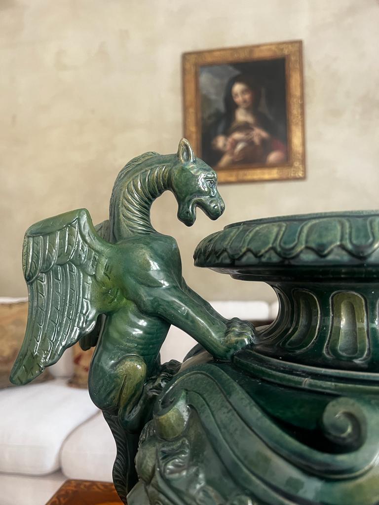 Grand vase ancien du 18e siècle en céramique émaillée de l'Empire français en vente 5