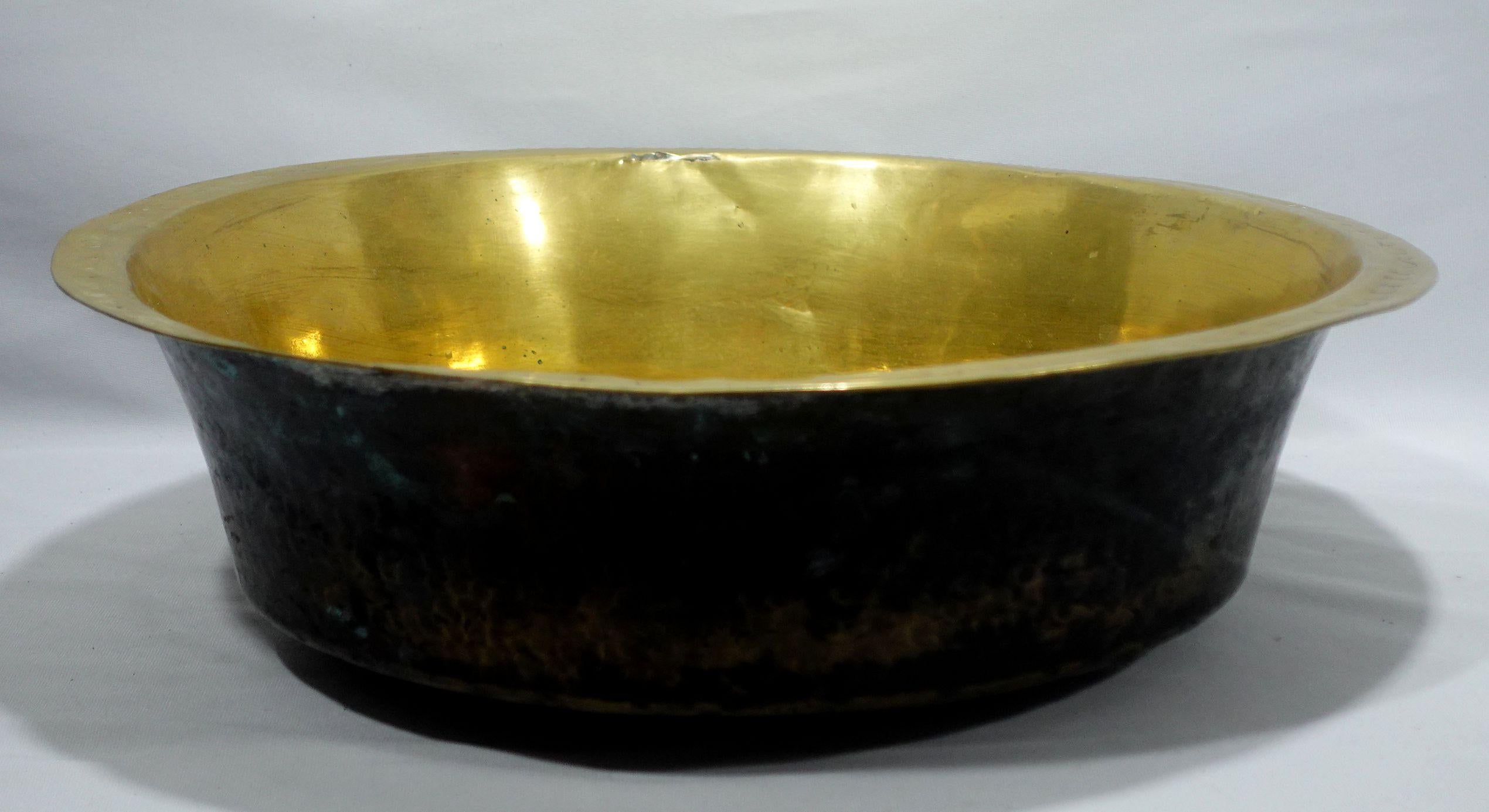 Victorian Antique 18th Century Large Hand Hammered British Brass Basin, BS#01 For Sale