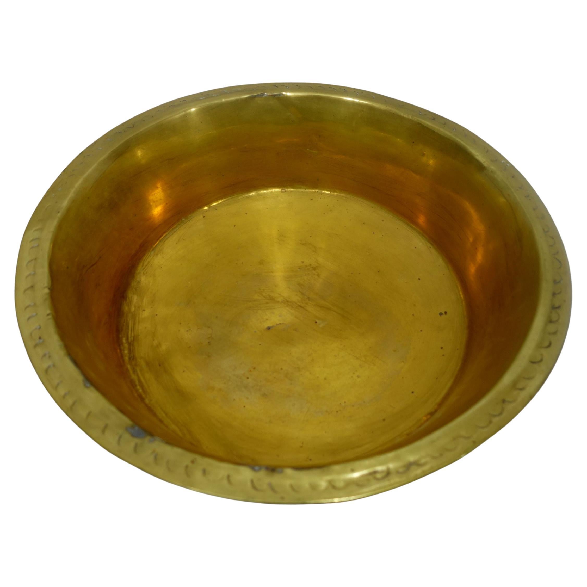 Antique 18th Century Large Hand Hammered British Brass Basin, BS#01 For Sale