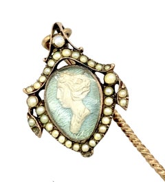 Antike Stickpin mit Medaillon-Anhänger aus Silber und Metall mit orientalischen Saatperlen aus dem 18. Jahrhundert