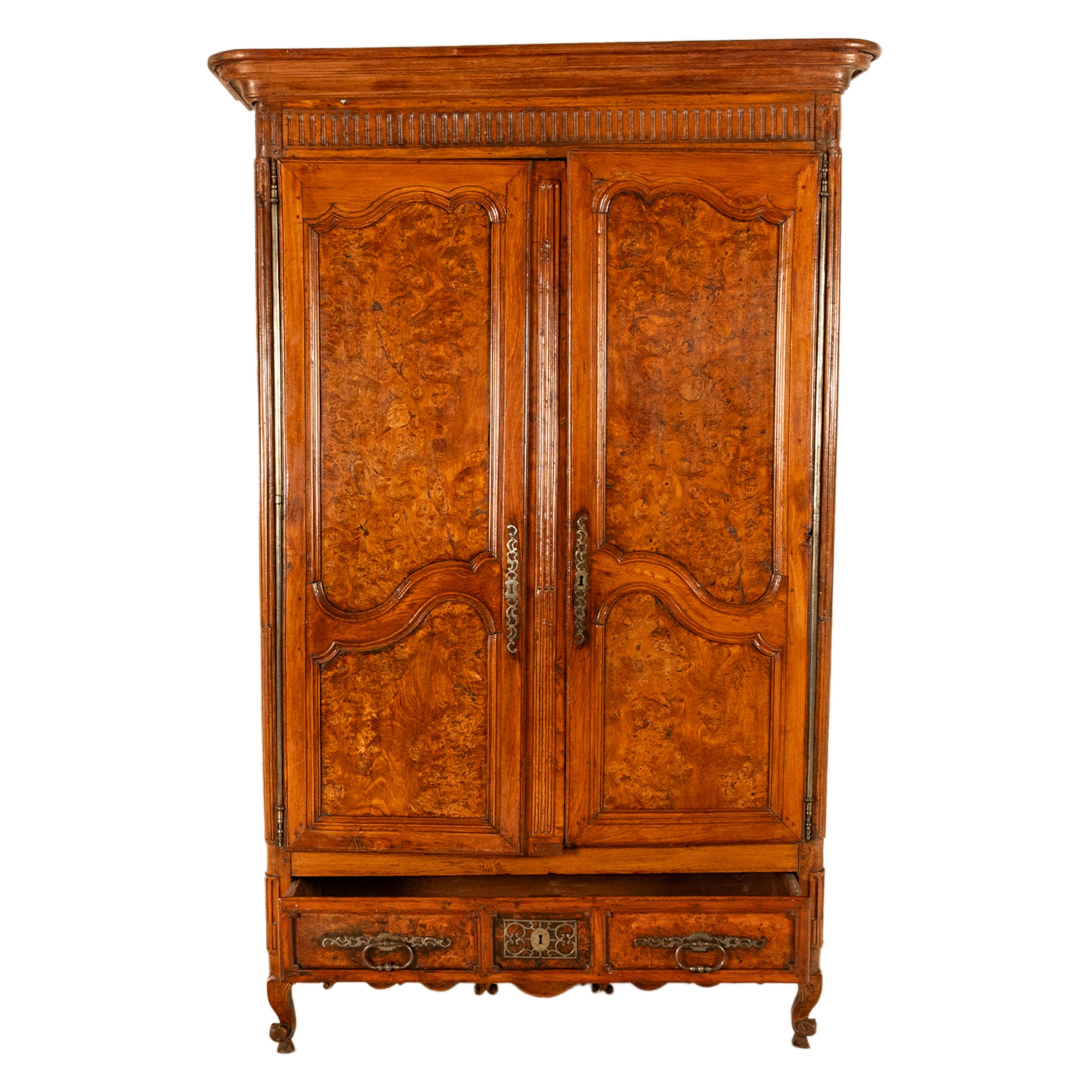 Antique 18th Century Louis XV French Provincial Burl Chestnut Walnut Armoire For Sale 2