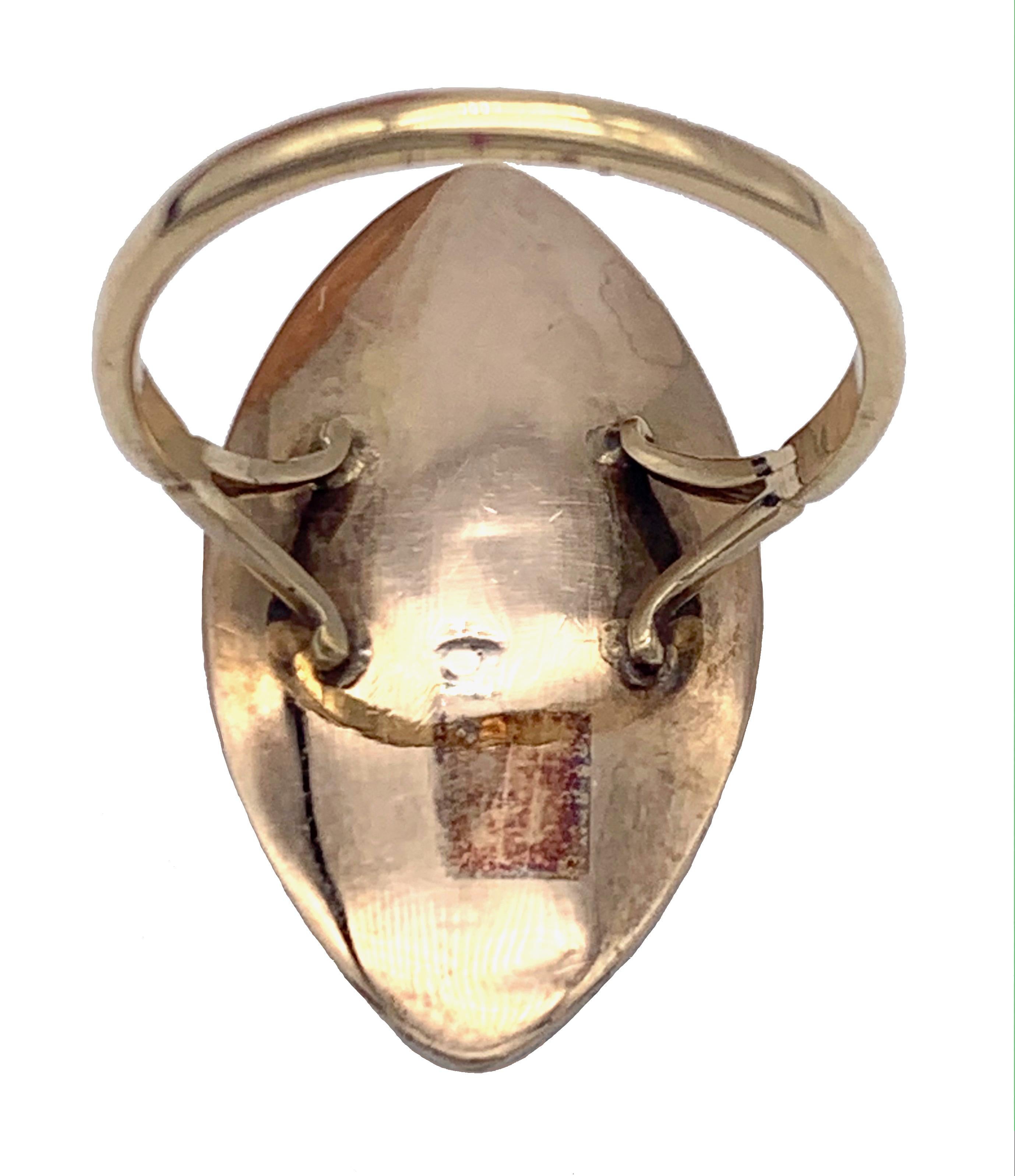 Taille pampille Bague ancienne en or 15k du 18e siècle avec jeton d'amour:: colombes:: perles orientales et émail
