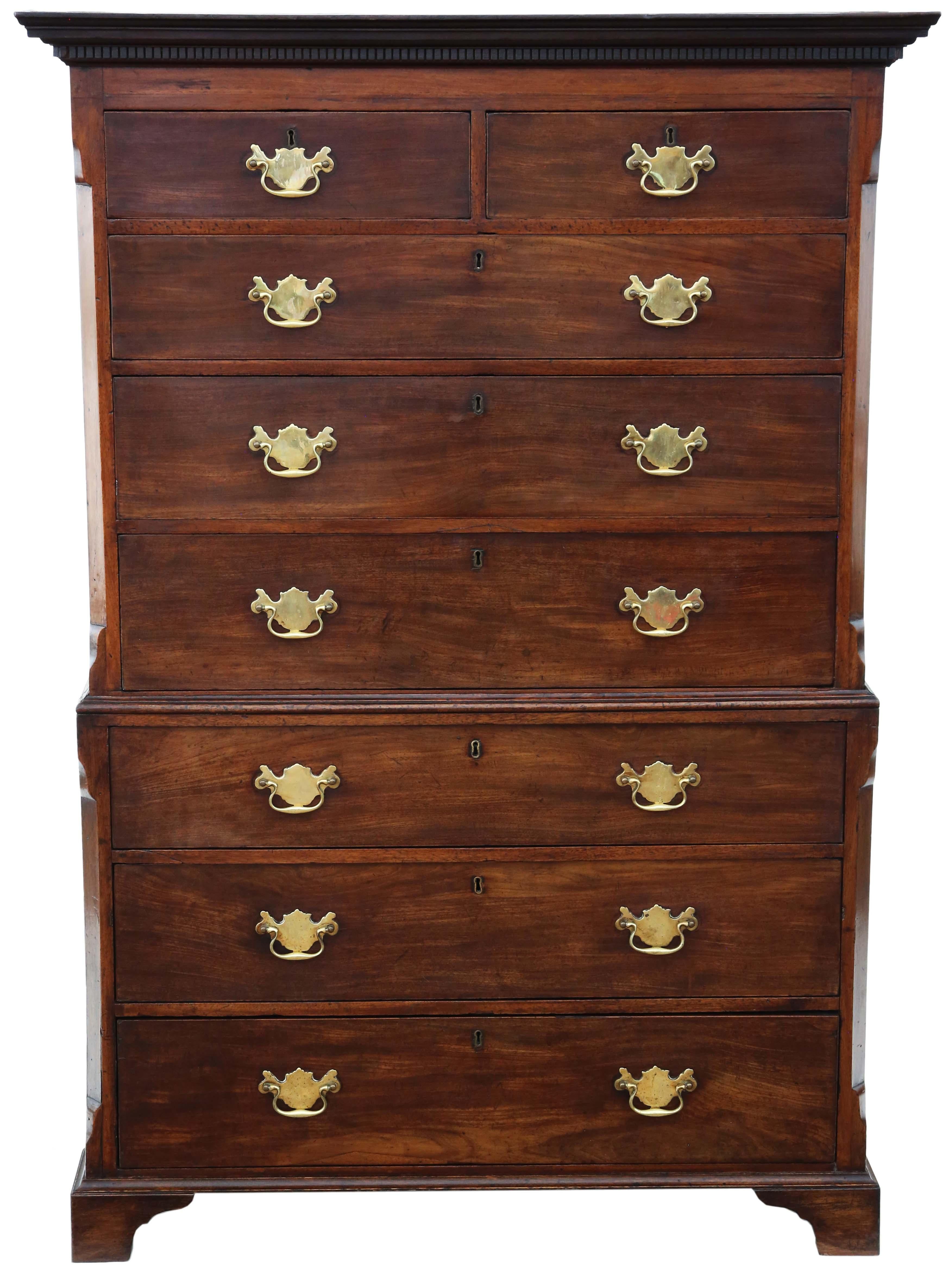 Antique 18th Century mahogany tallboy chest on chest of drawers. Attractive canted front corners and toothed cornice.
Lovely age, colour and patina. Drawers slide freely.

Splits into two halves for transport.

No loose joints and the oak lined