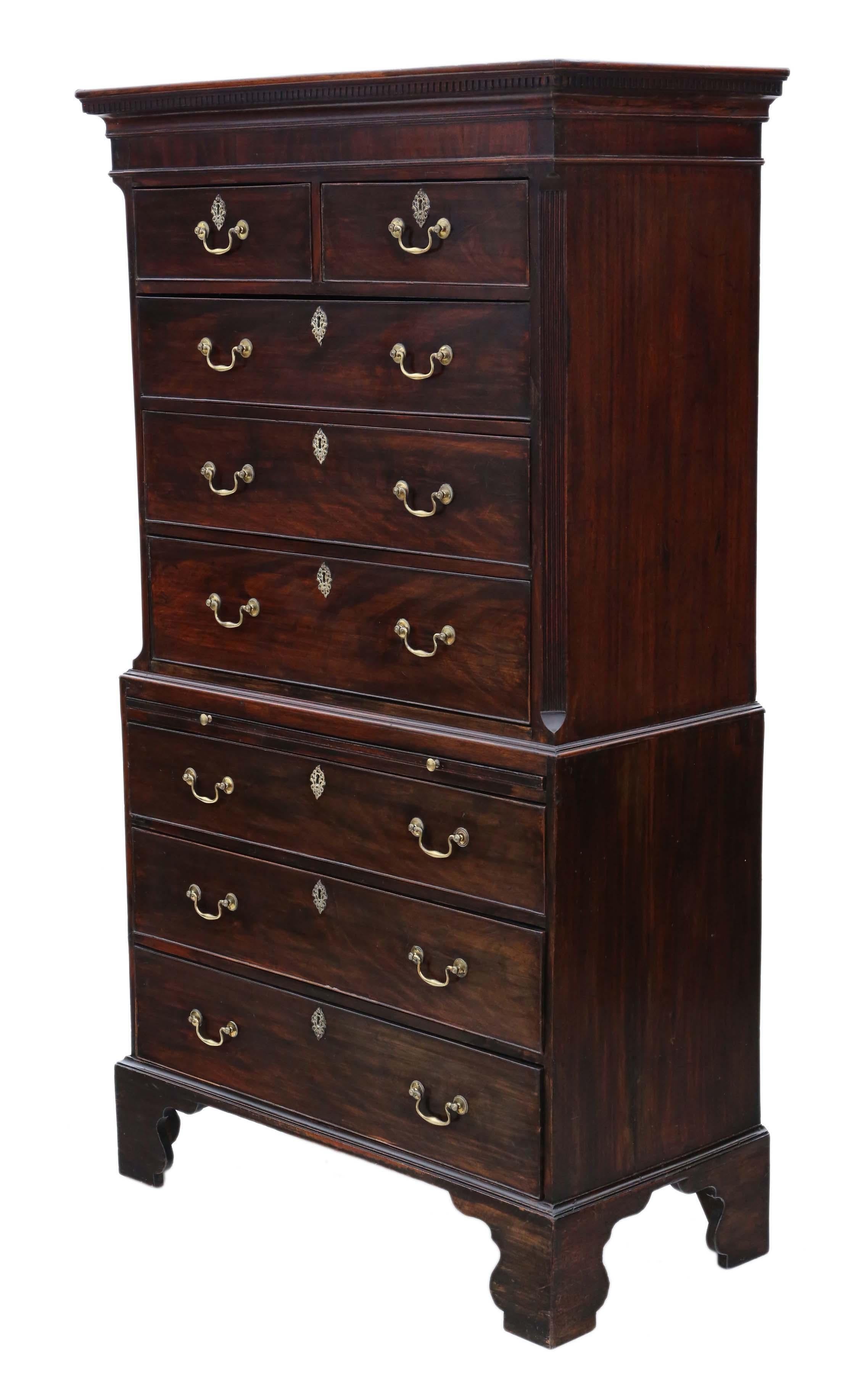 Antique 18th Century mahogany tallboy chest on chest of drawers.
Lovely age, colour and patina. Drawers slide freely.

Splits into two halves for transport.

No loose joints and the oak lined drawers slide freely.

Overall maximum dimensions: 111cmW
