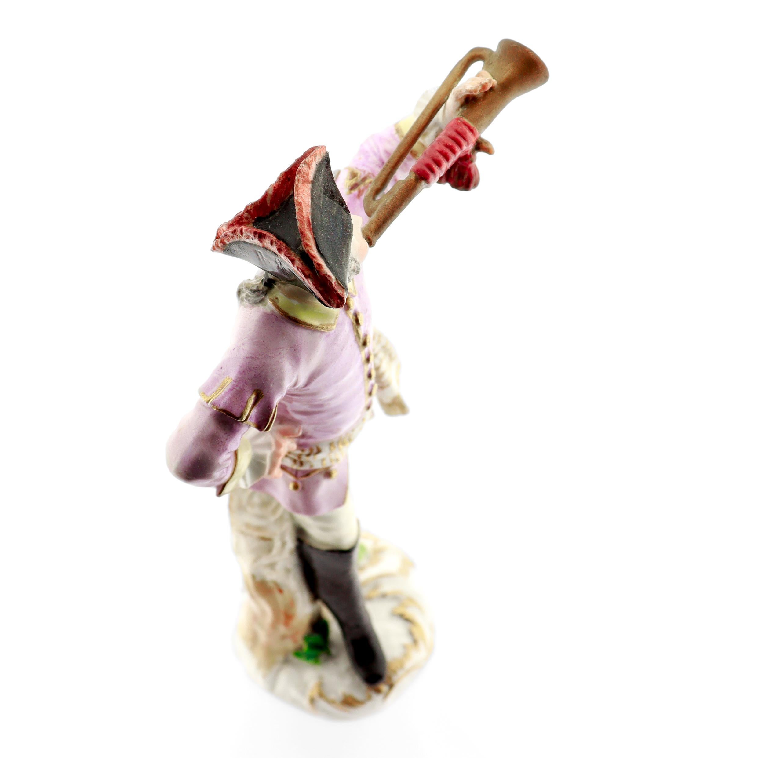 Antica statuina di gallo di Meissen Porcelain del XVIII secolo - Trombettiere n. 12 in vendita 3