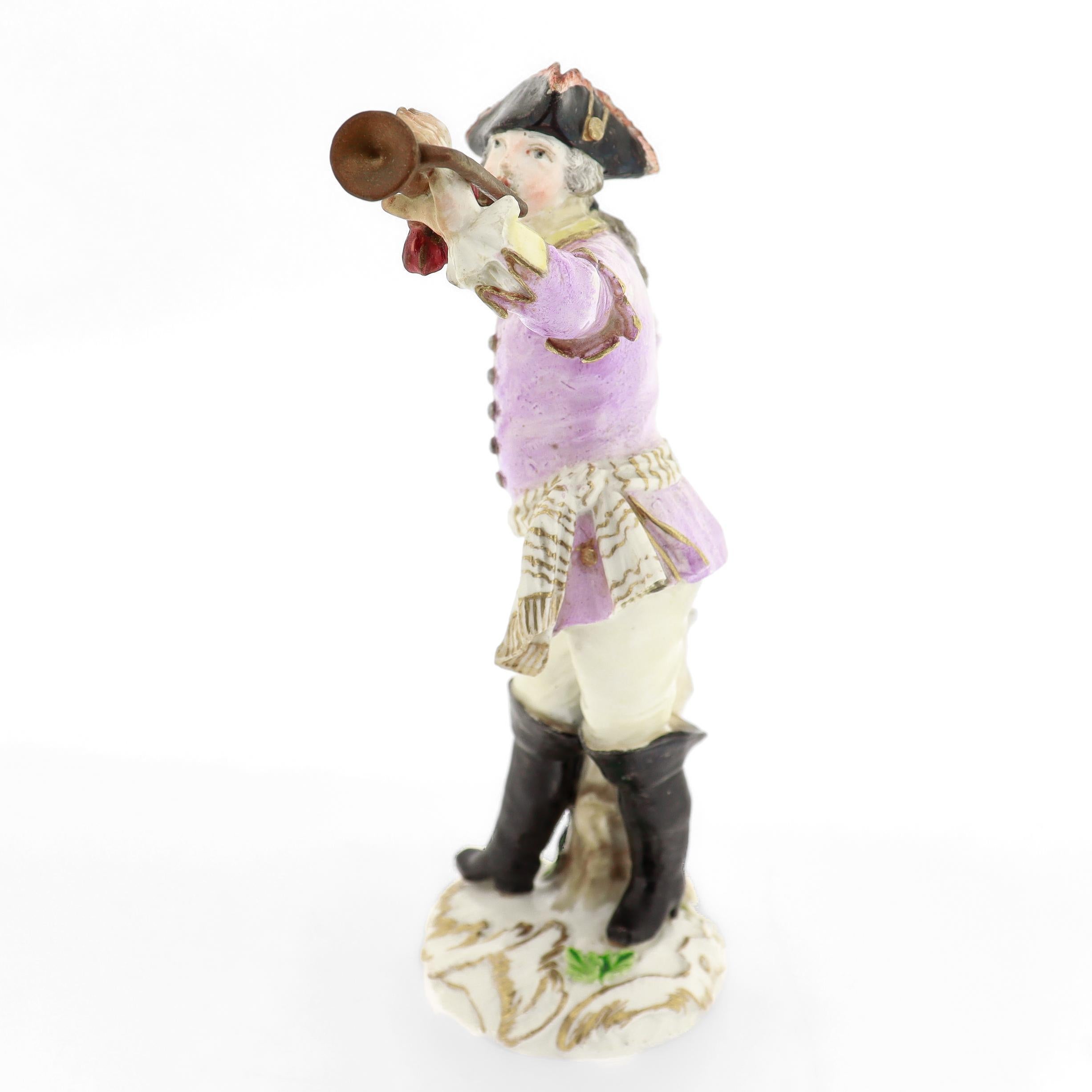 Dipinto a mano Antica statuina di gallo di Meissen Porcelain del XVIII secolo - Trombettiere n. 12 in vendita