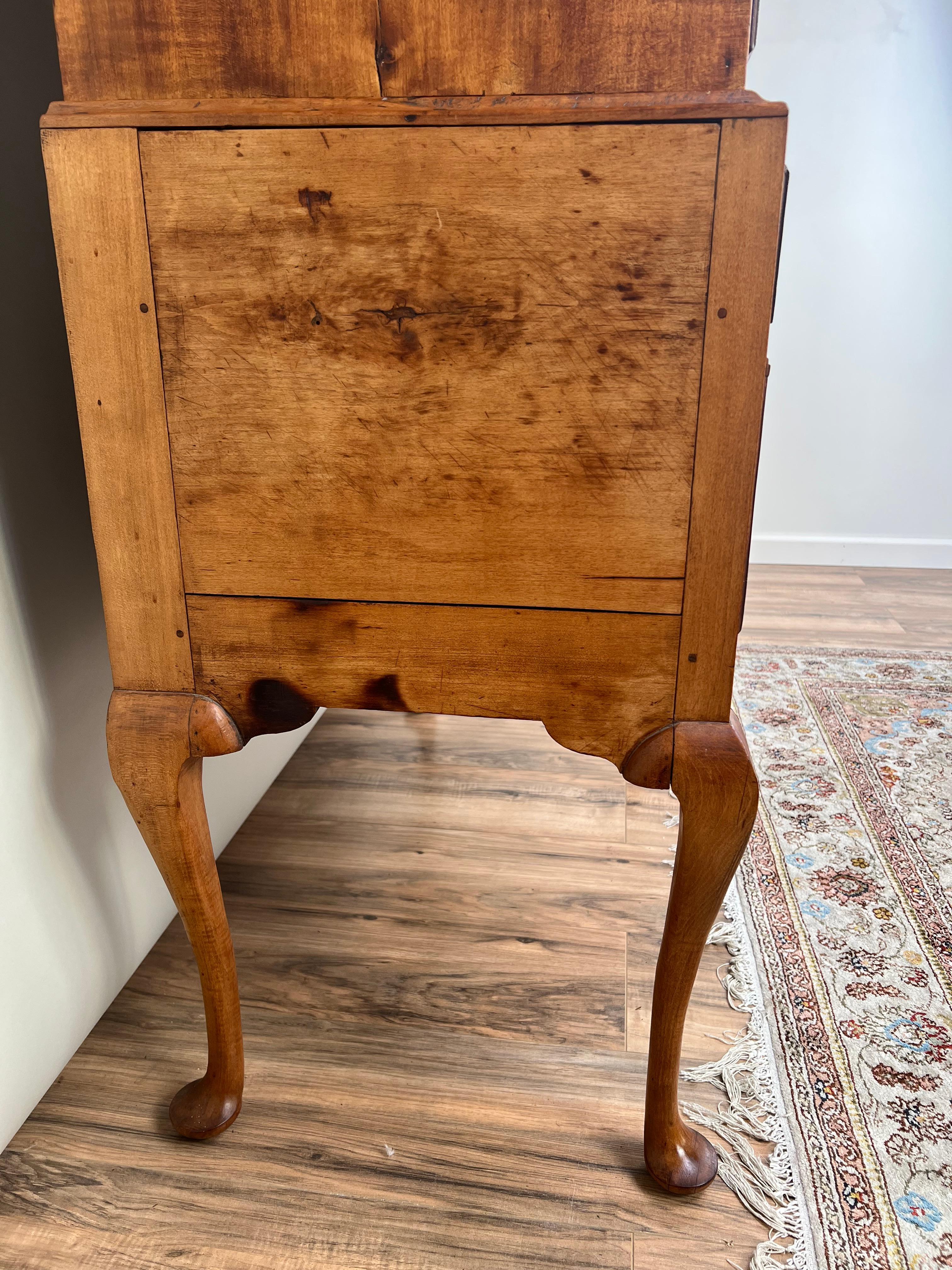 Antique 18th Century New Hampshire Queen Anne Maple Highboy For Sale 6