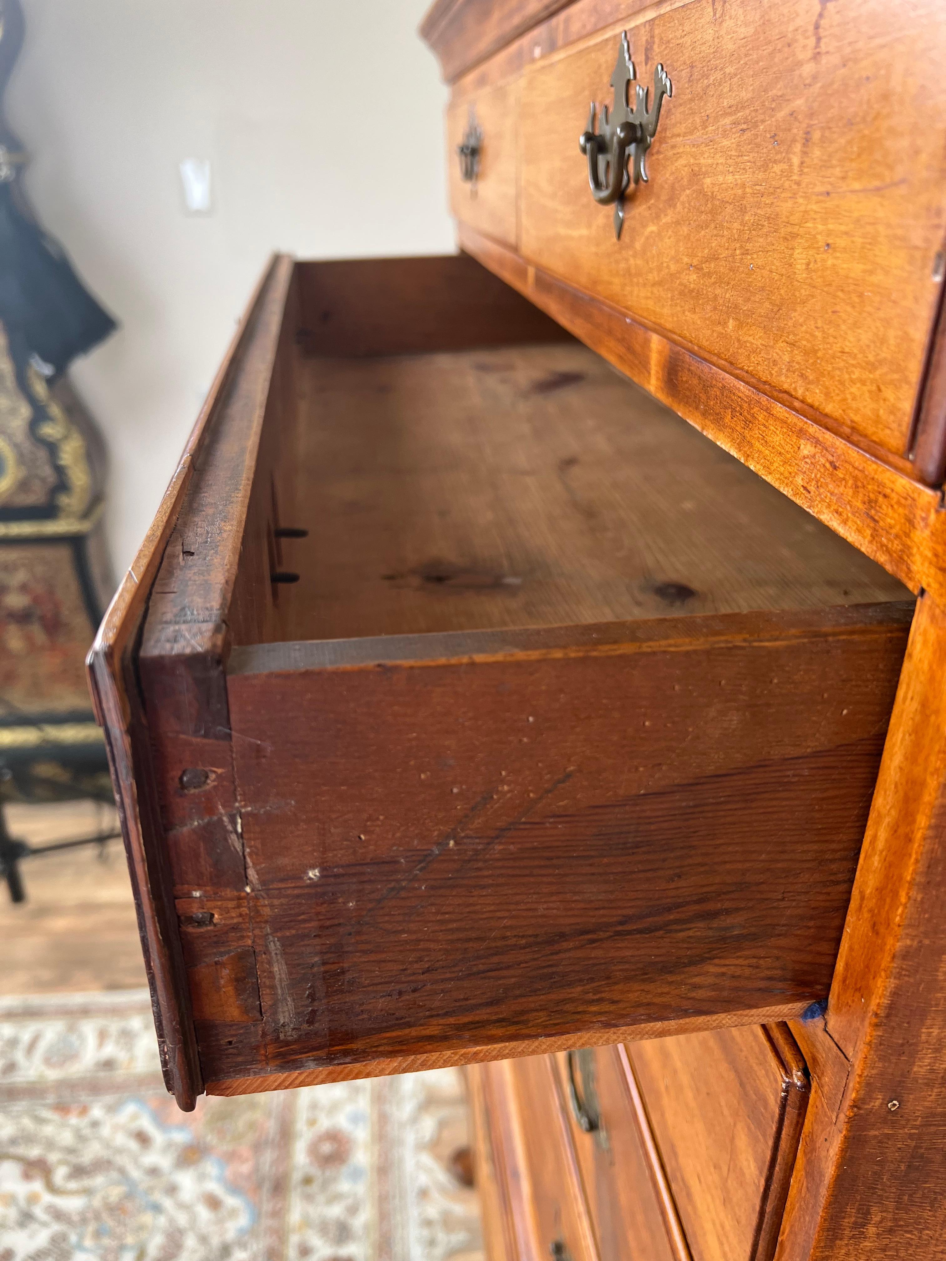 Antique 18th Century New Hampshire Queen Anne Maple Highboy For Sale 7