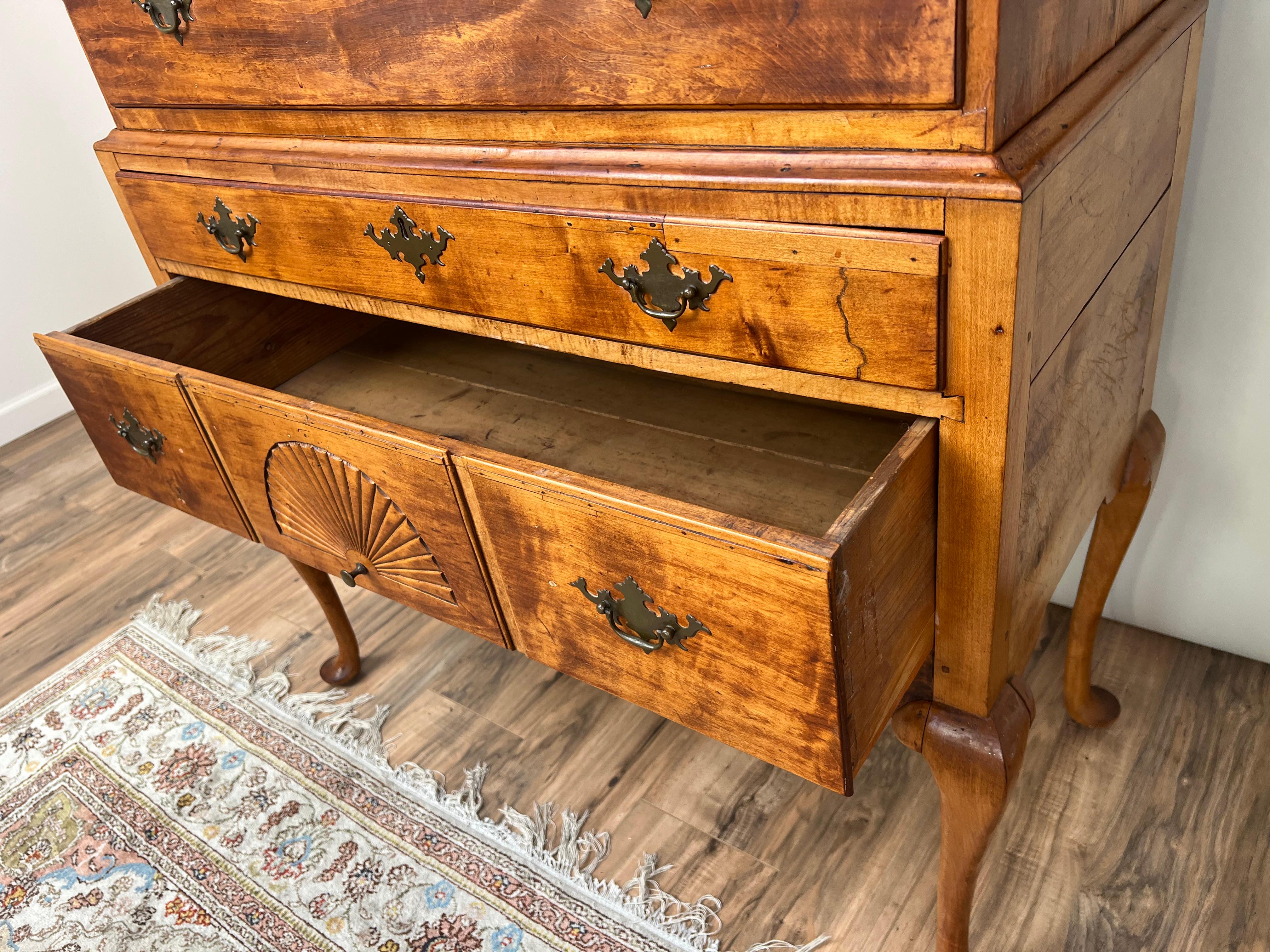Antique 18th Century New Hampshire Queen Anne Maple Highboy For Sale 8
