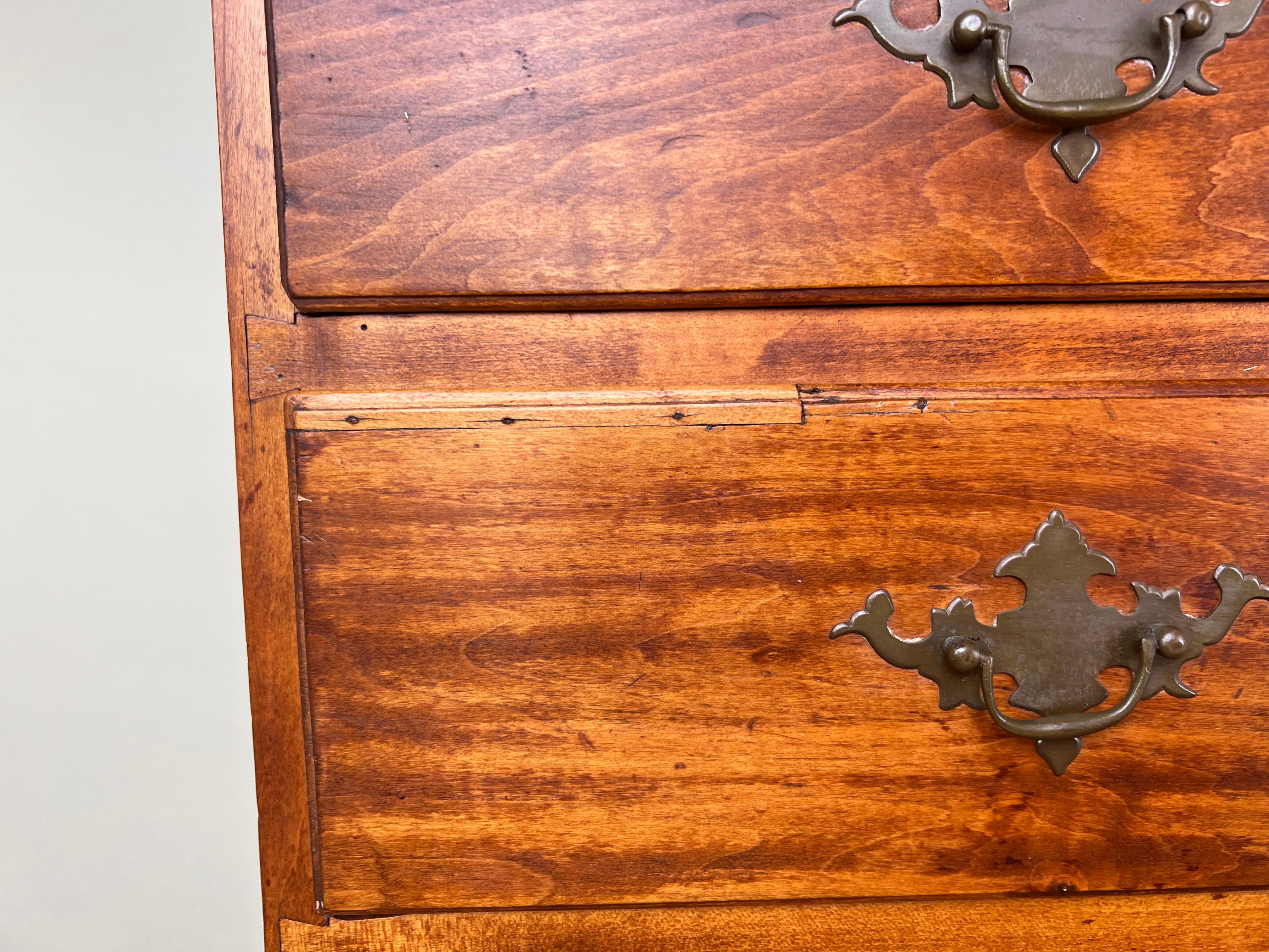 Antique 18th Century New Hampshire Queen Anne Maple Highboy For Sale 12
