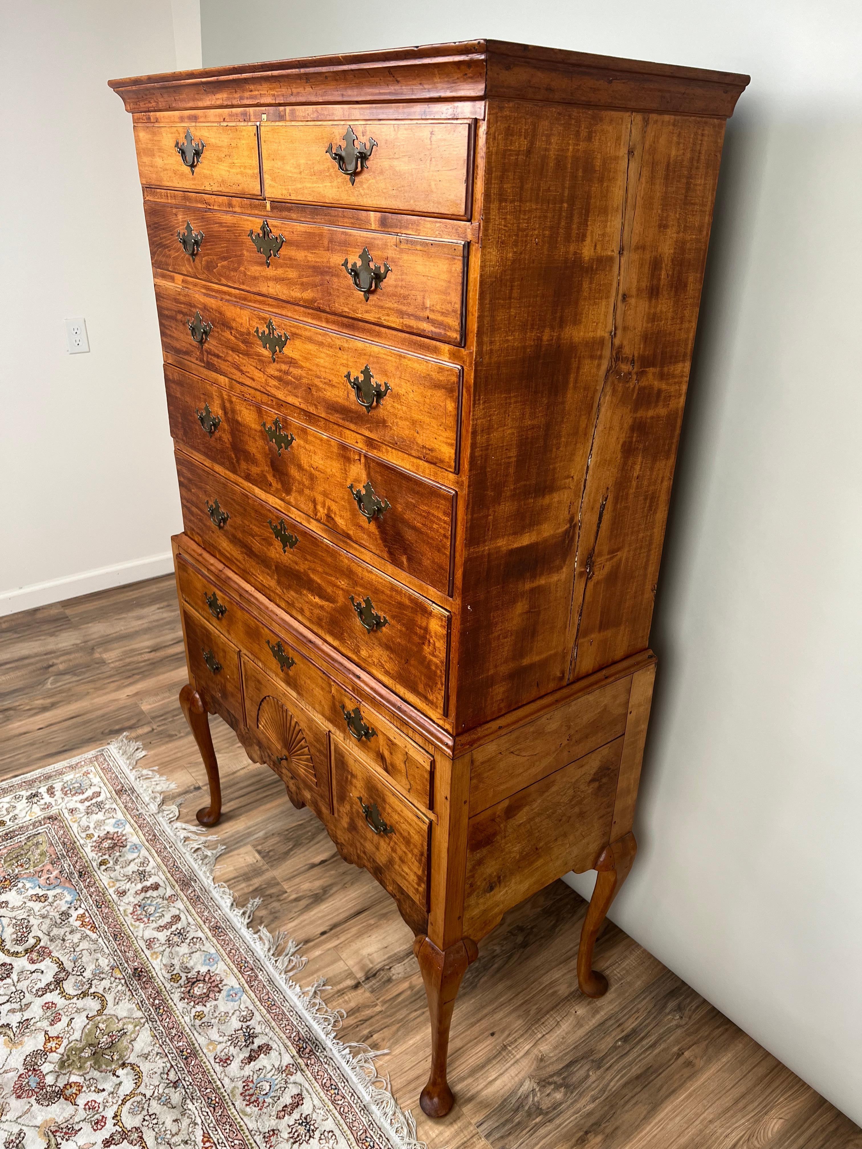 American Antique 18th Century New Hampshire Queen Anne Maple Highboy For Sale