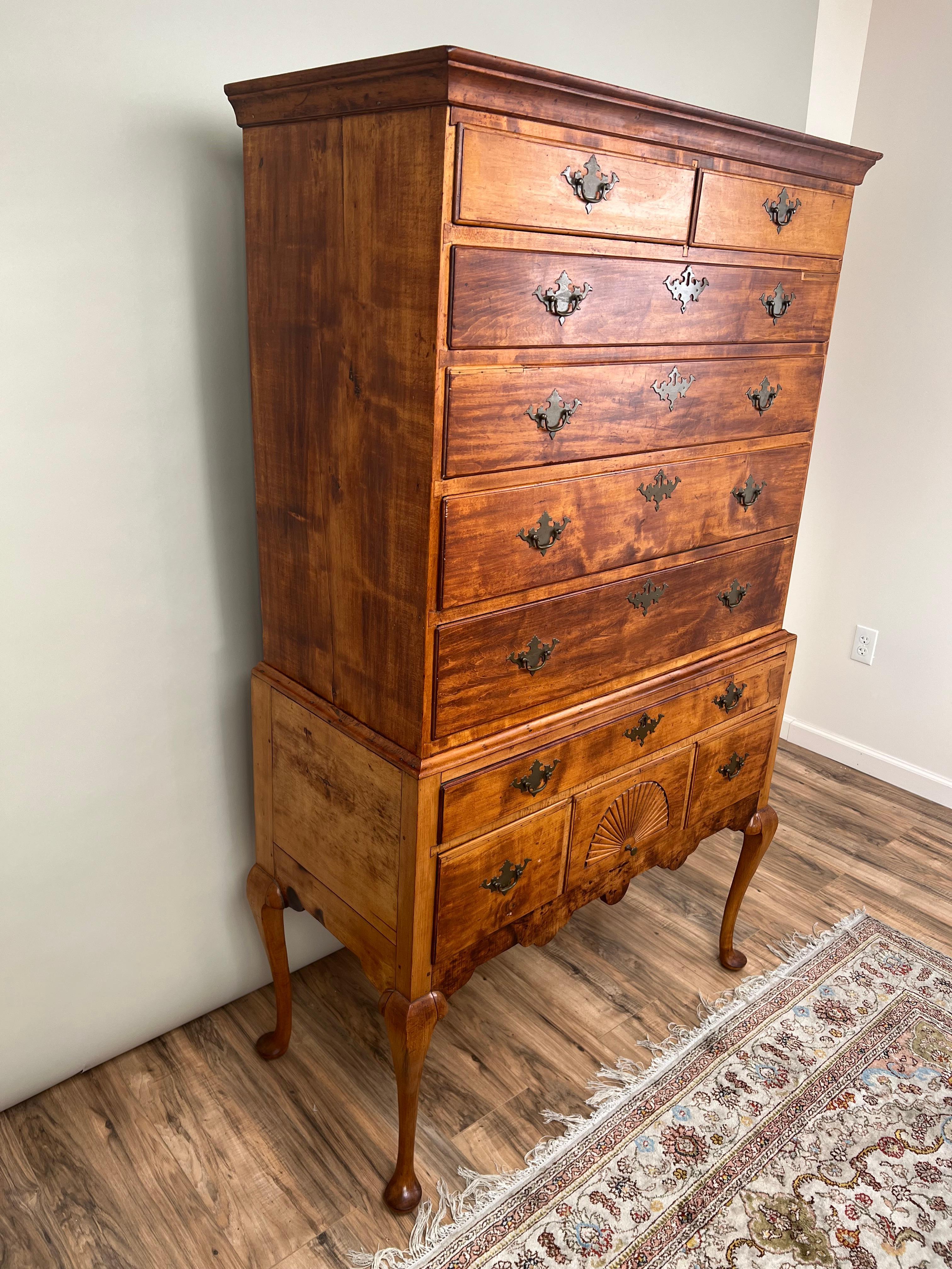 Antique 18th Century New Hampshire Queen Anne Maple Highboy In Good Condition For Sale In Westfield, MA