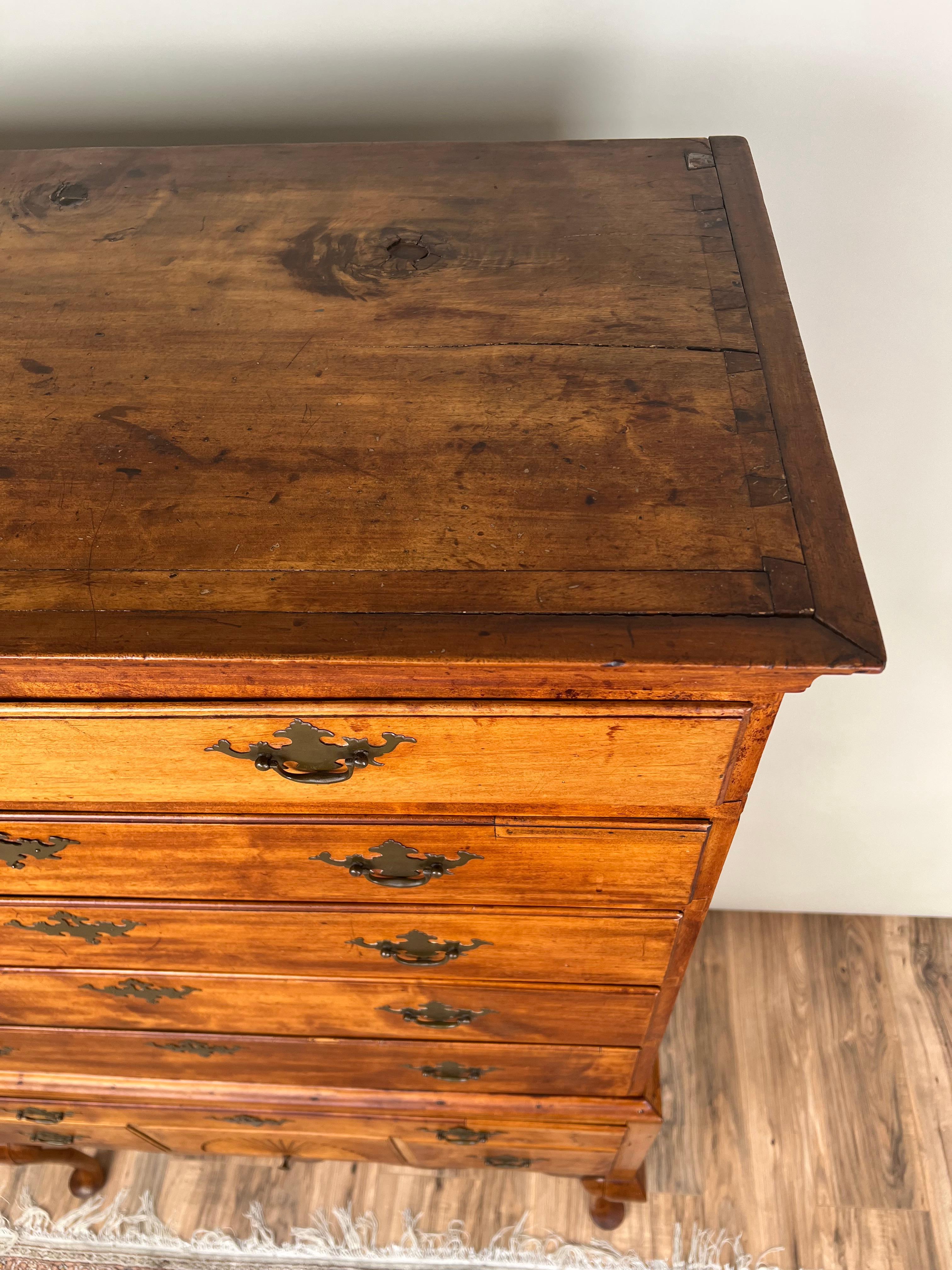 Antique 18th Century New Hampshire Queen Anne Maple Highboy For Sale 1