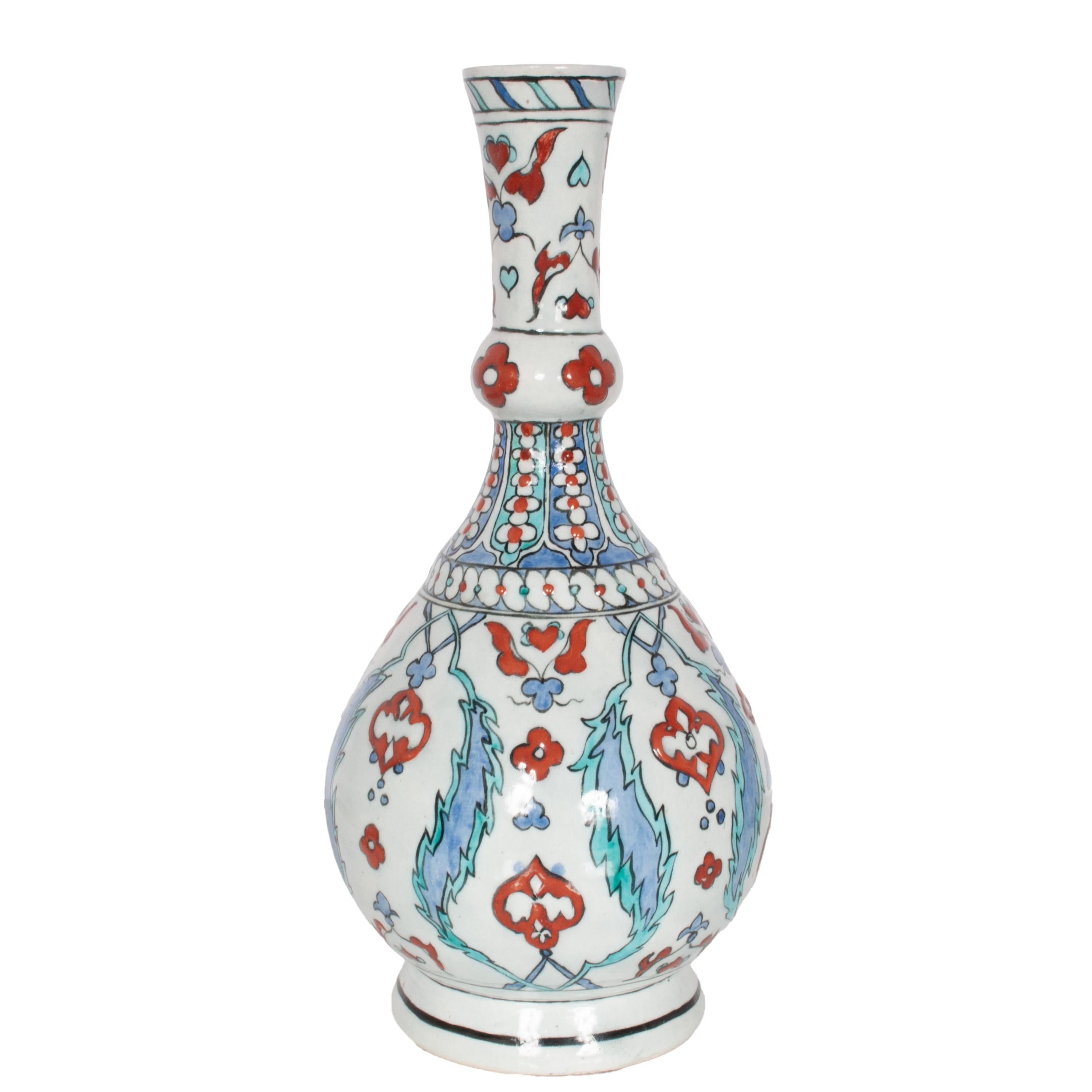 Islamico Antico vaso ottomano del 18° secolo, Iznik Pottery e Surahi in vendita