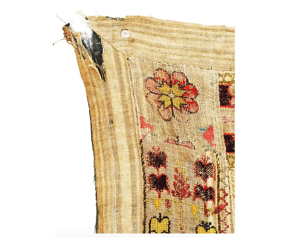 Antike ottomanische türkische Stickerei-Textil aus dem 18. Jahrhundert im Angebot 1