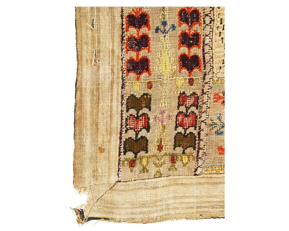 Antike ottomanische türkische Stickerei-Textil aus dem 18. Jahrhundert im Angebot 2