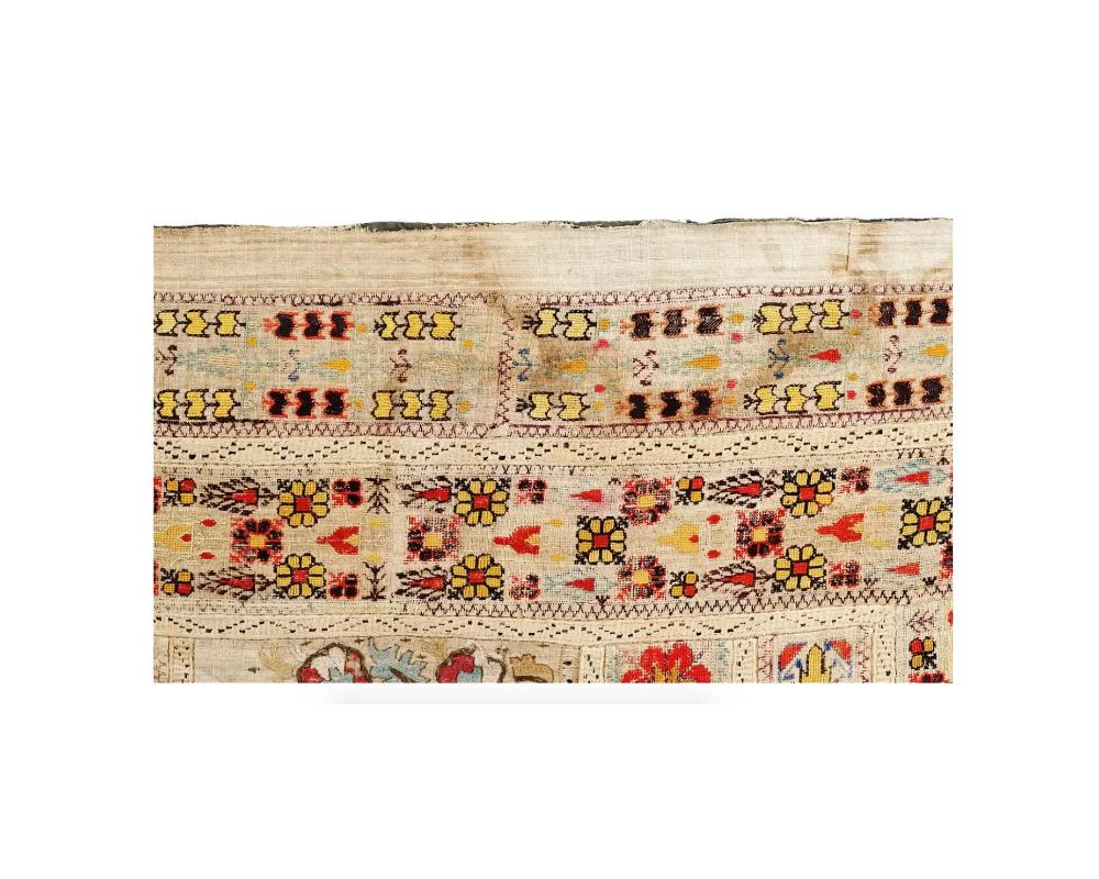 Antike ottomanische türkische Stickerei-Textil aus dem 18. Jahrhundert im Angebot 3