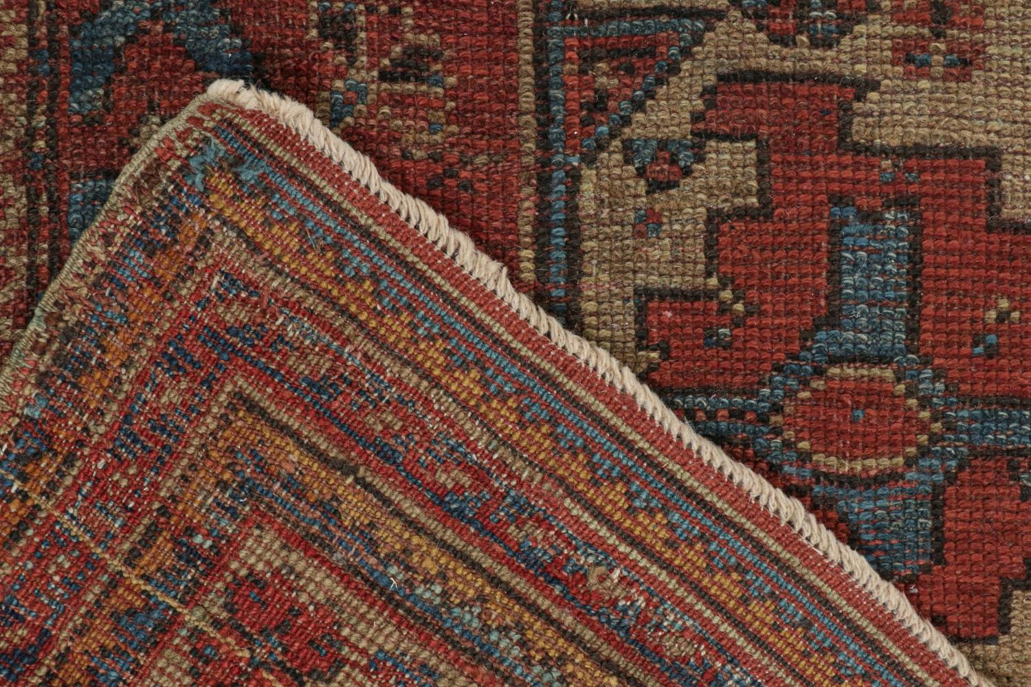 Antiker übergroßer Oushak-Teppich in Rot mit geometrischen Mustern im Angebot 1