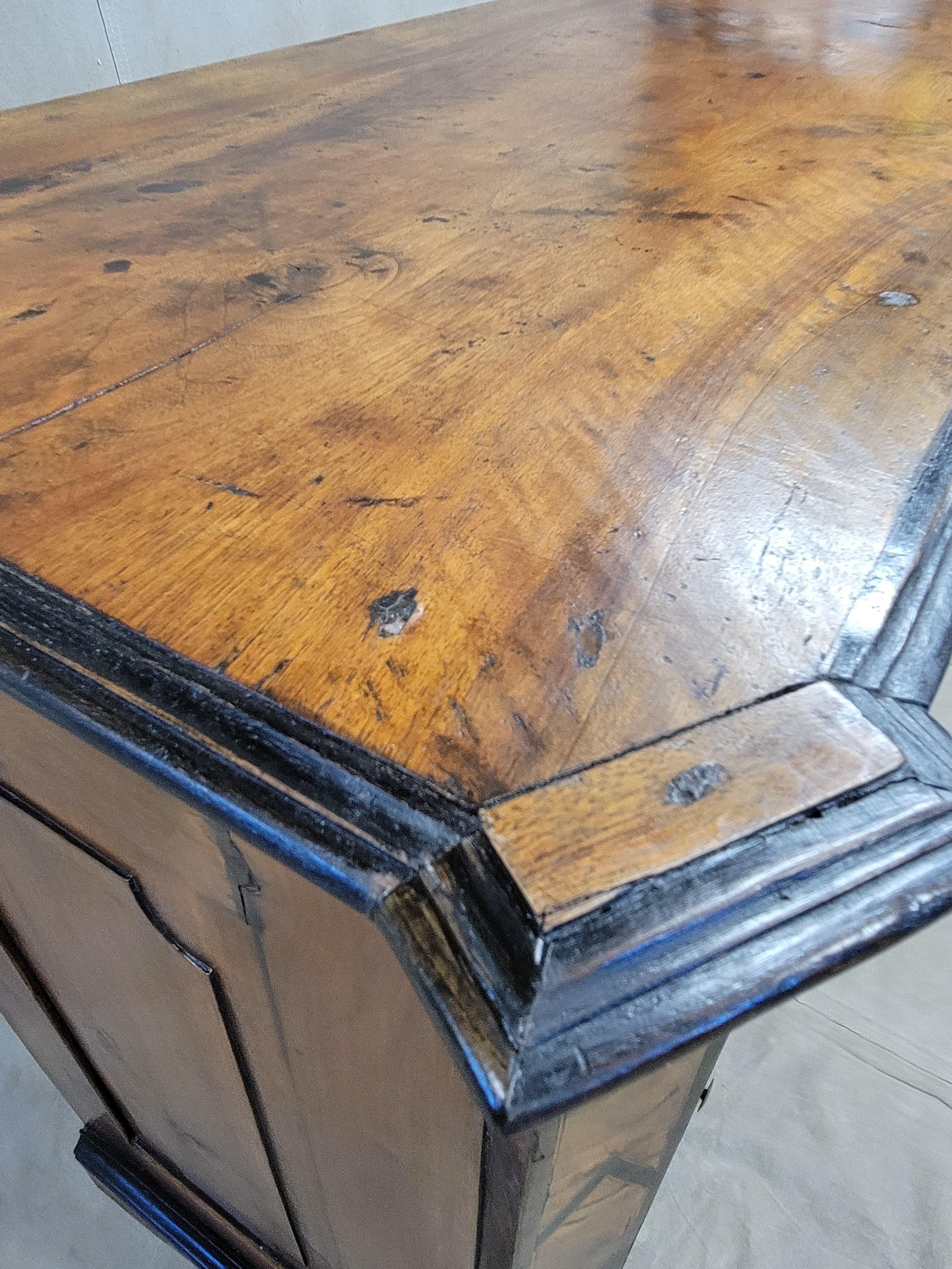 Antique 18th Century 'Piedmont' Italian Olive and Walnut Inlaid Chest of Drawers 3