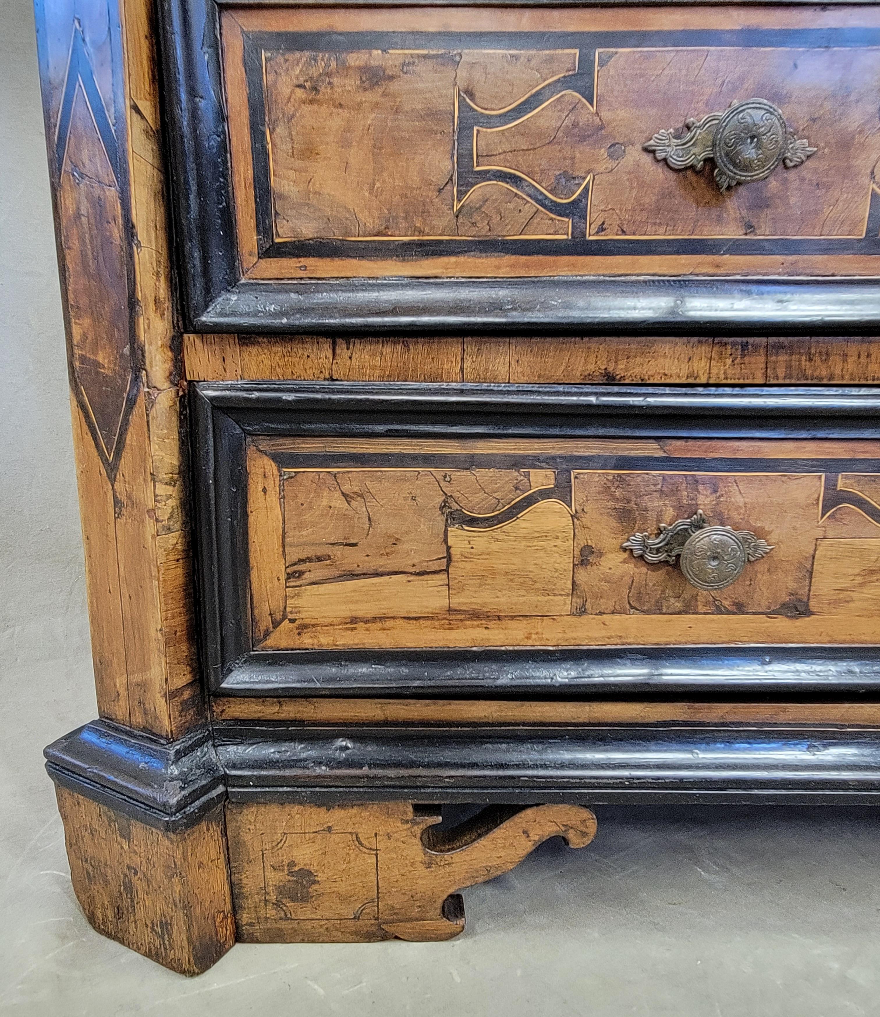 Antique 18th Century 'Piedmont' Italian Olive and Walnut Inlaid Chest of Drawers 10