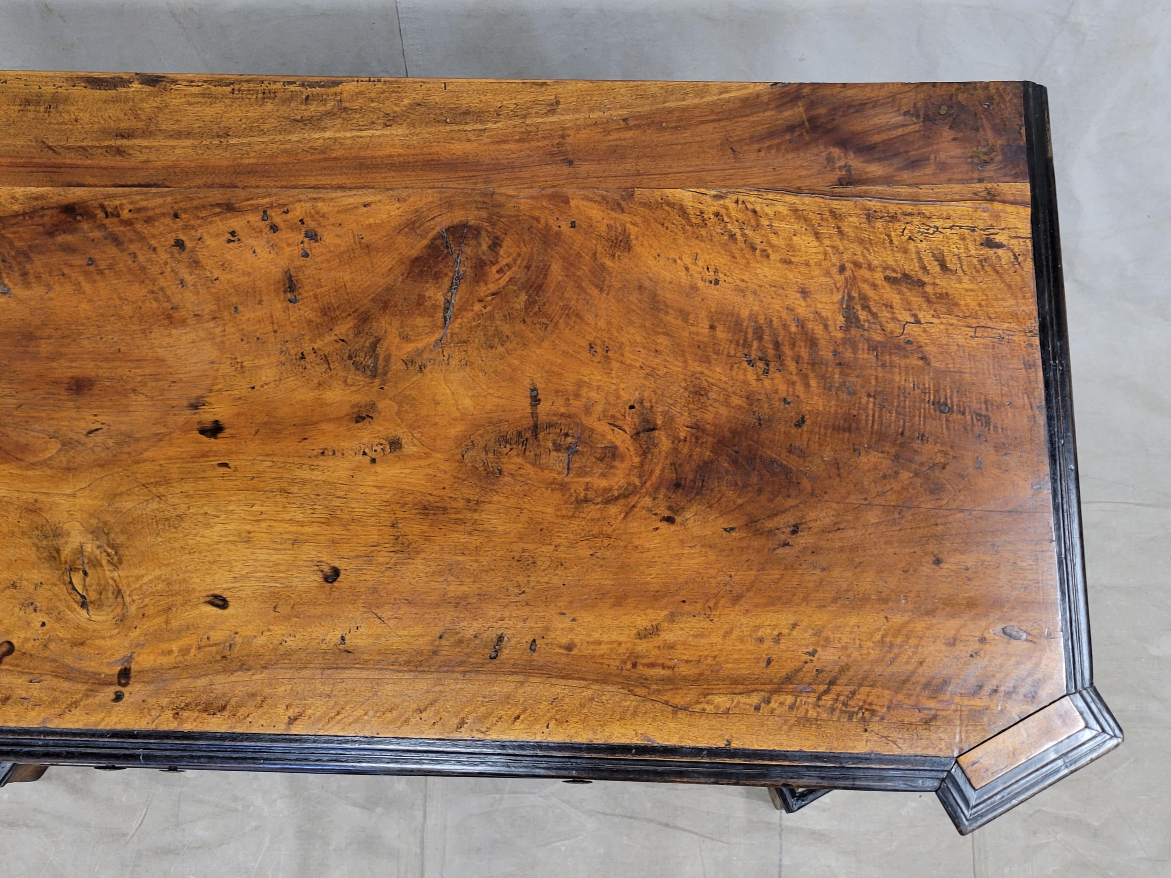 Antique 18th Century 'Piedmont' Italian Olive and Walnut Inlaid Chest of Drawers 1