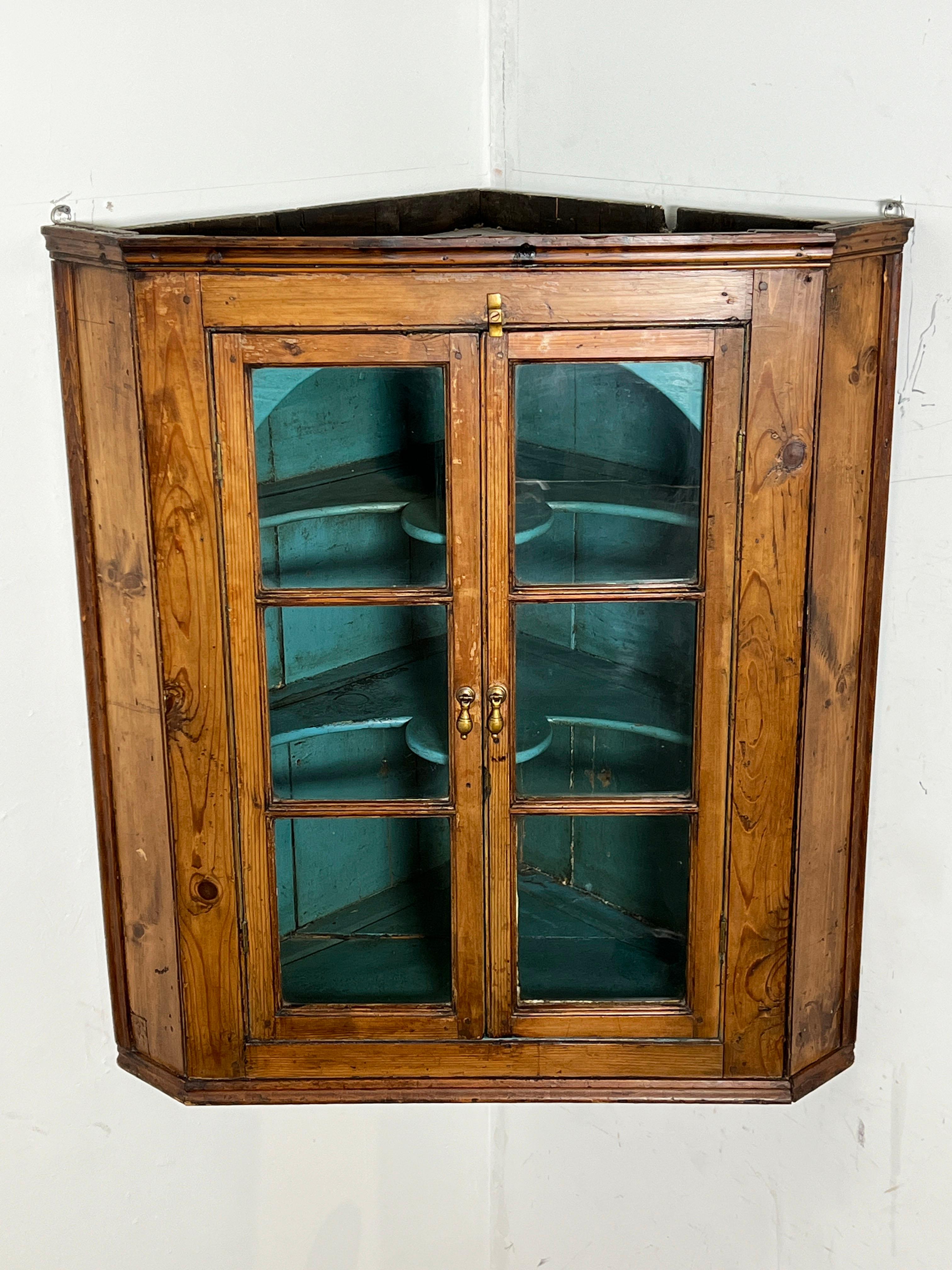 Antique 18th Century Pine Wall Hanging Corner Cabinet With Painted Blue Interior For Sale 4