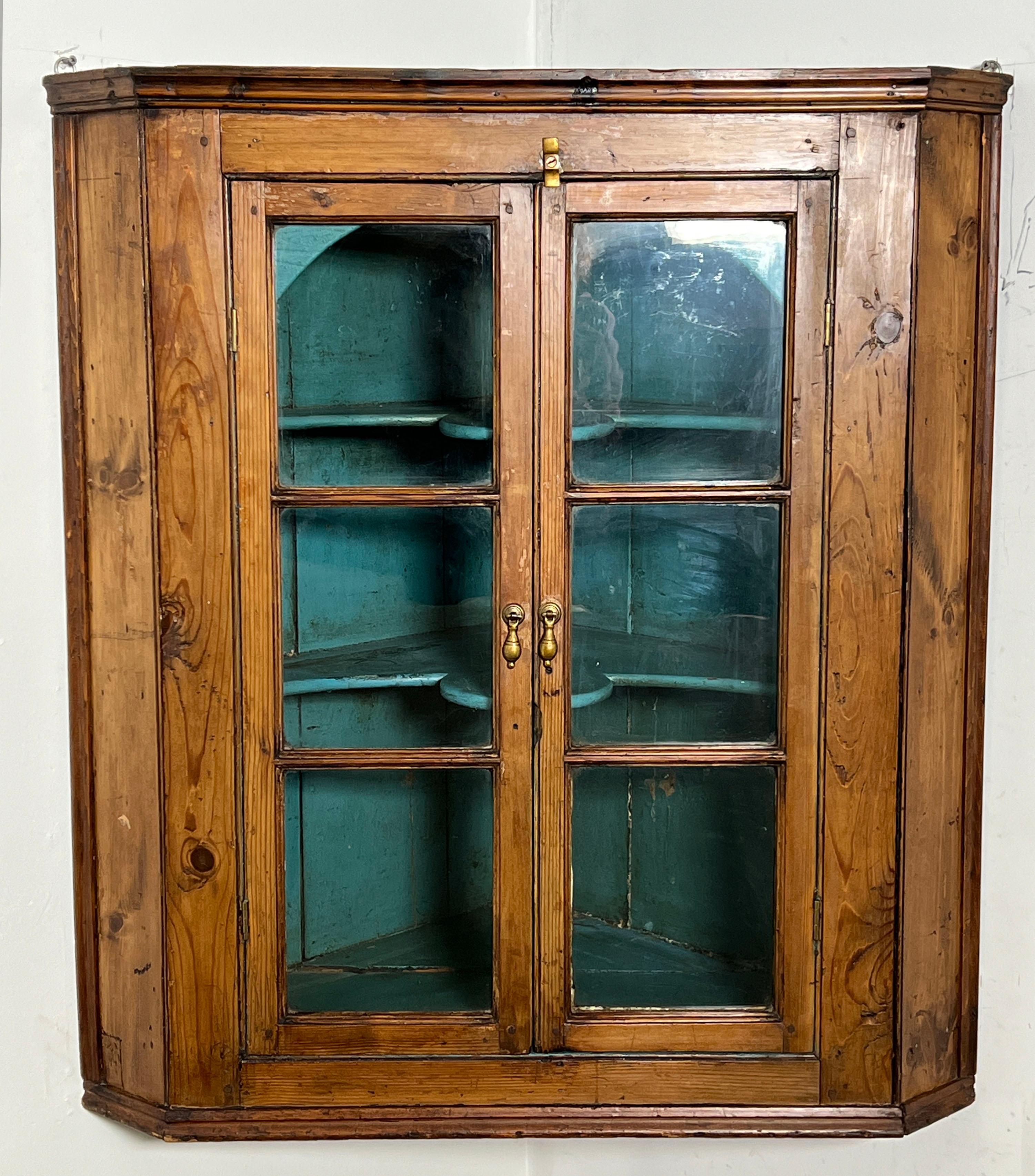 Antique 18th Century Pine Wall Hanging Corner Cabinet With Painted Blue Interior For Sale 3