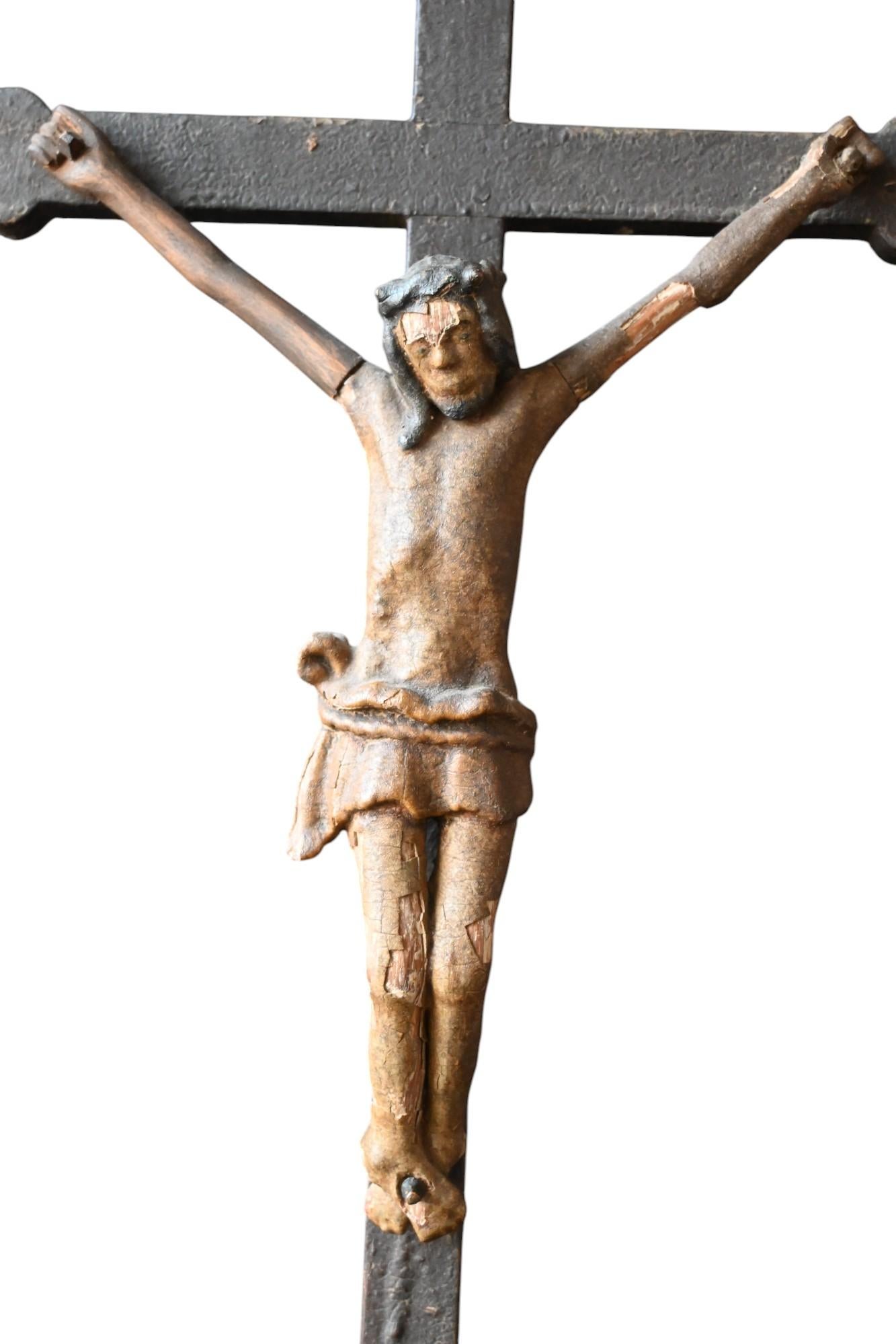 Antiguo siglo XVIII policromado  de madera  Estatua cruz crucifijo Luis XV en venta