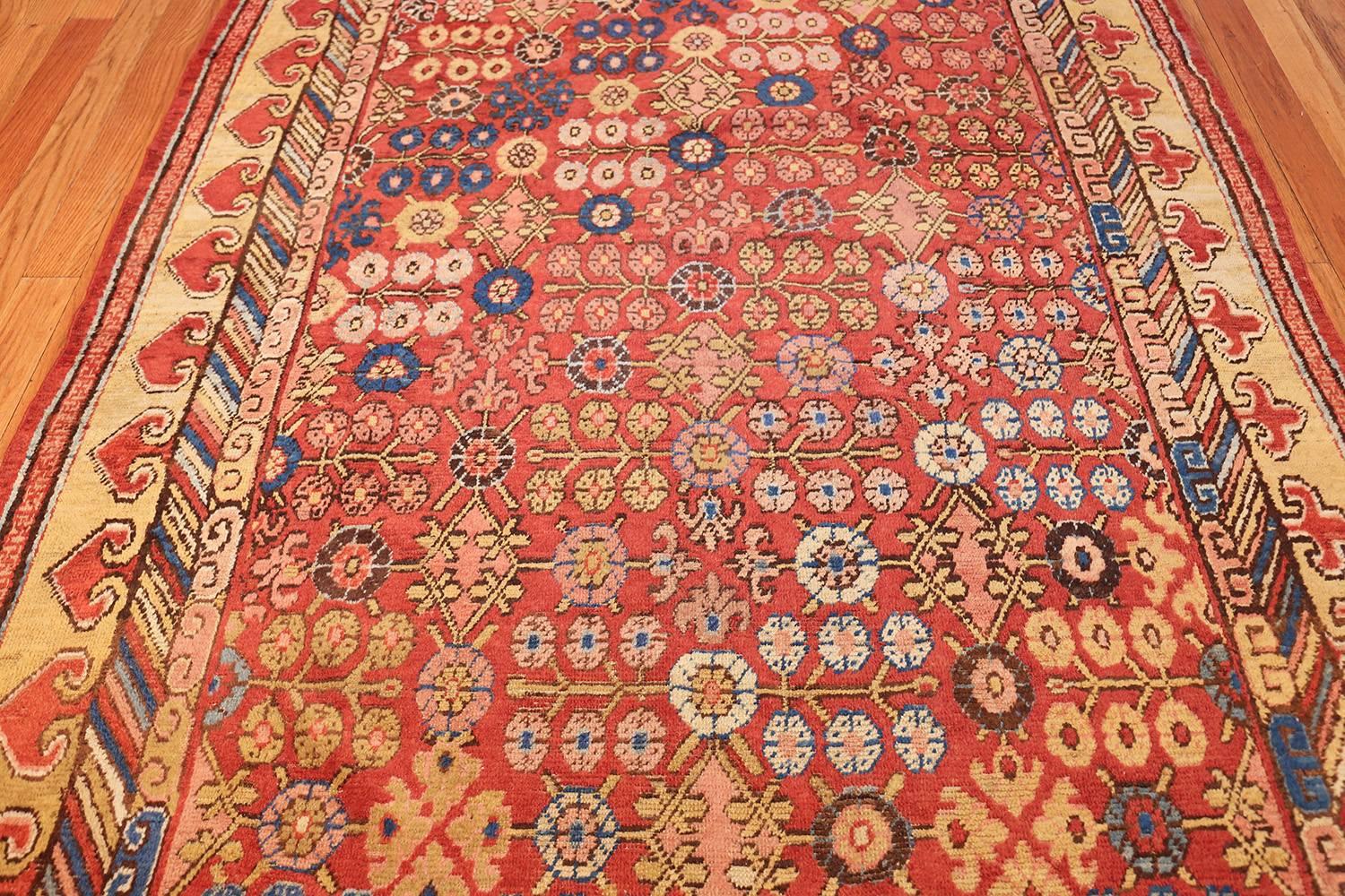 Wool Nazmiyal Collection Antique 18th Century Khotan Rug. 5 ft 6 in x 8 ft 9 in 