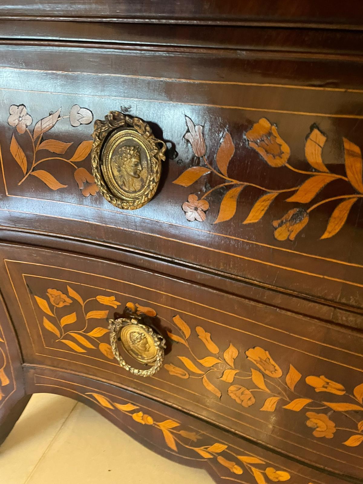 Antique 18th Century Quality Mahogany Floral Marquetry Inlaid Cylinder Bureau In Good Condition For Sale In Suffolk, GB
