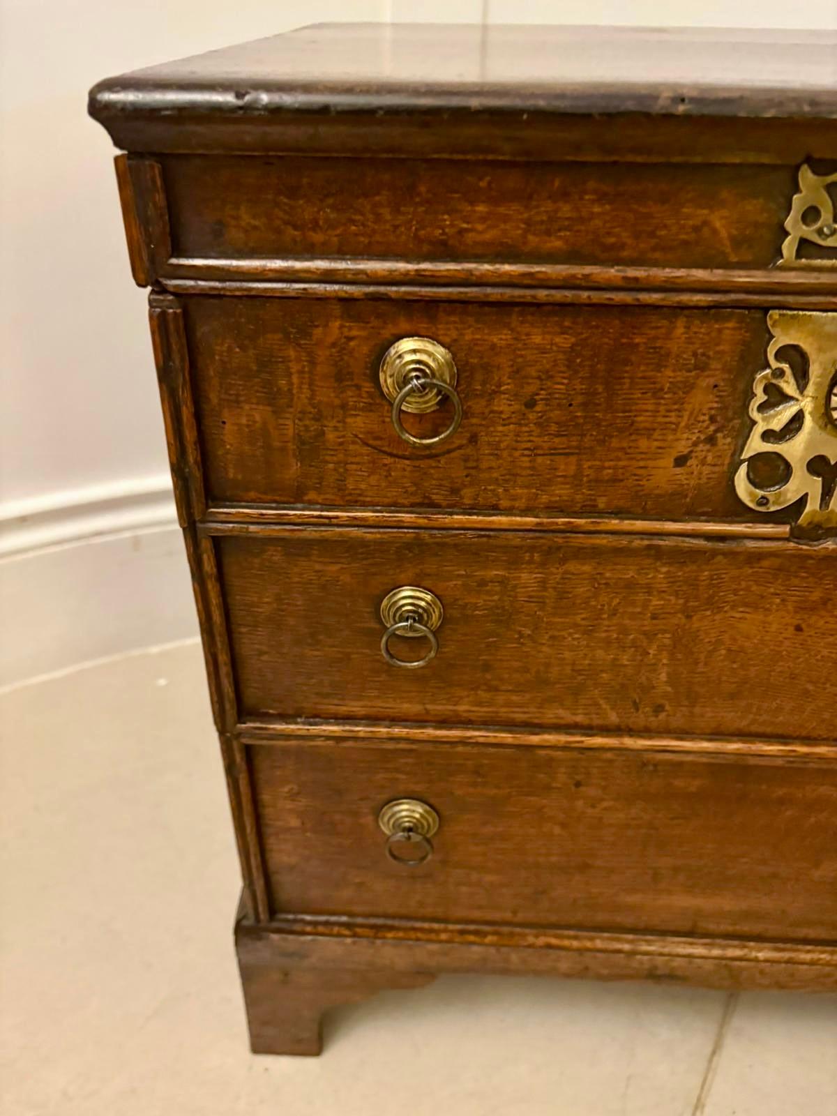 Quercia Antico scrigno di qualità del XVIII secolo in Oak a forma di cassapanca in miniatura in vendita