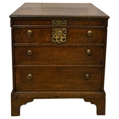 Antico scrigno di qualità del XVIII secolo in Oak a forma di cassapanca in miniatura