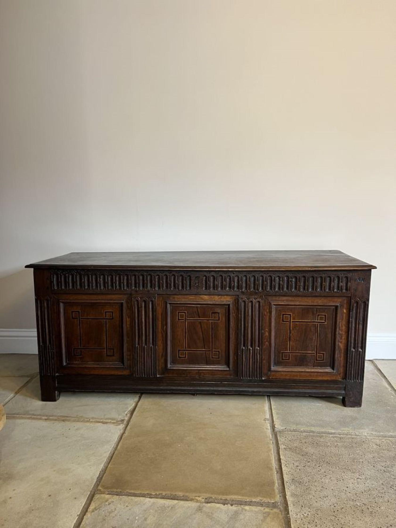 Antique 18th century quality oak coffer  In Good Condition For Sale In Ipswich, GB